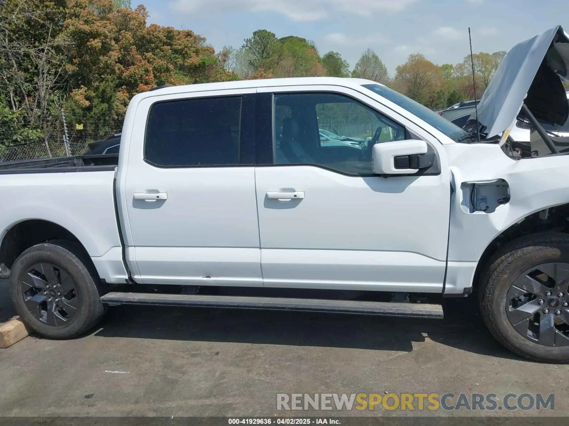 14 fotografías del automóvil dañado 1FTVW1EV1PWG17610 FORD F-150 LIGHTNING 2023