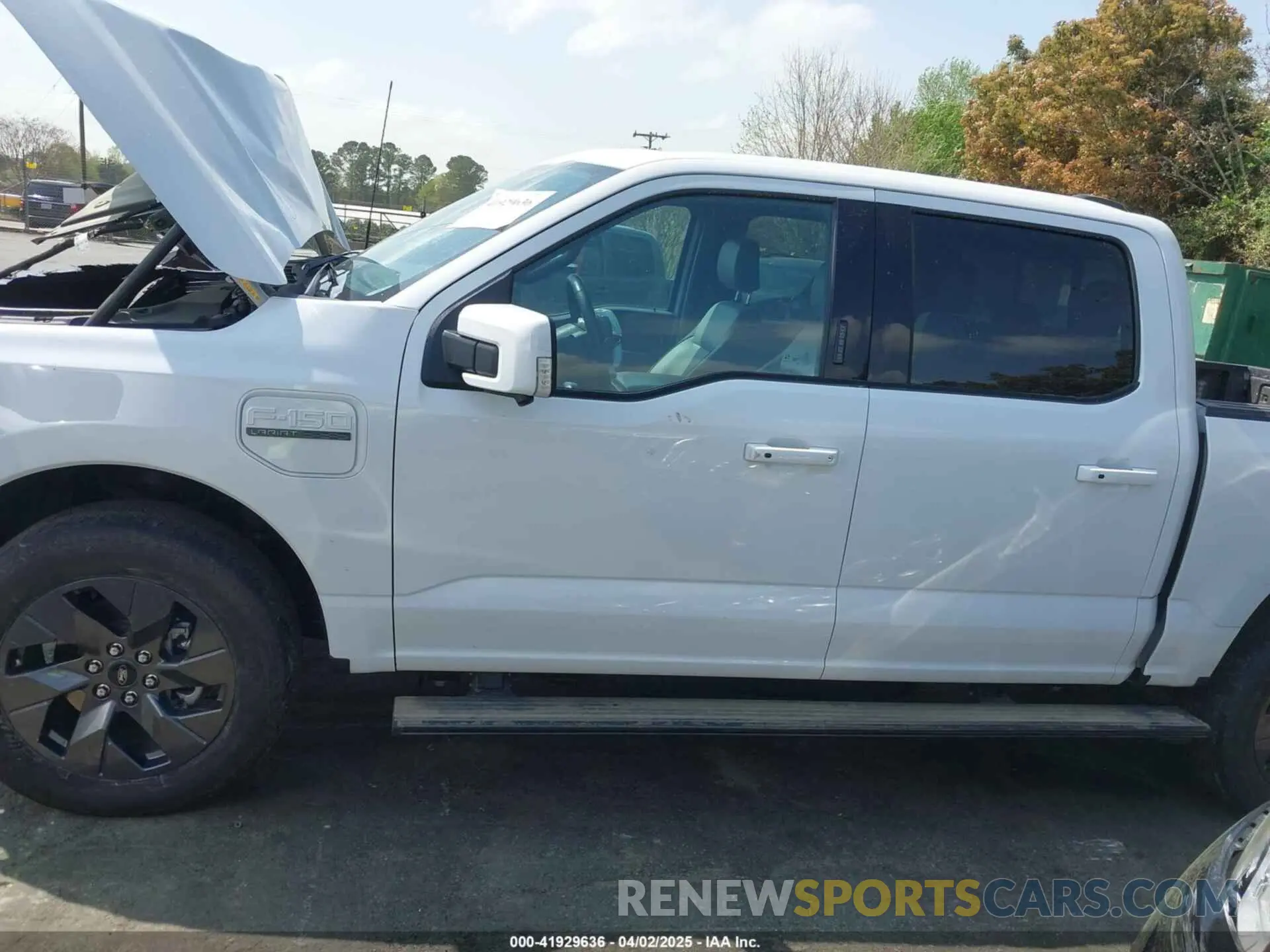 15 fotografías del automóvil dañado 1FTVW1EV1PWG17610 FORD F-150 LIGHTNING 2023