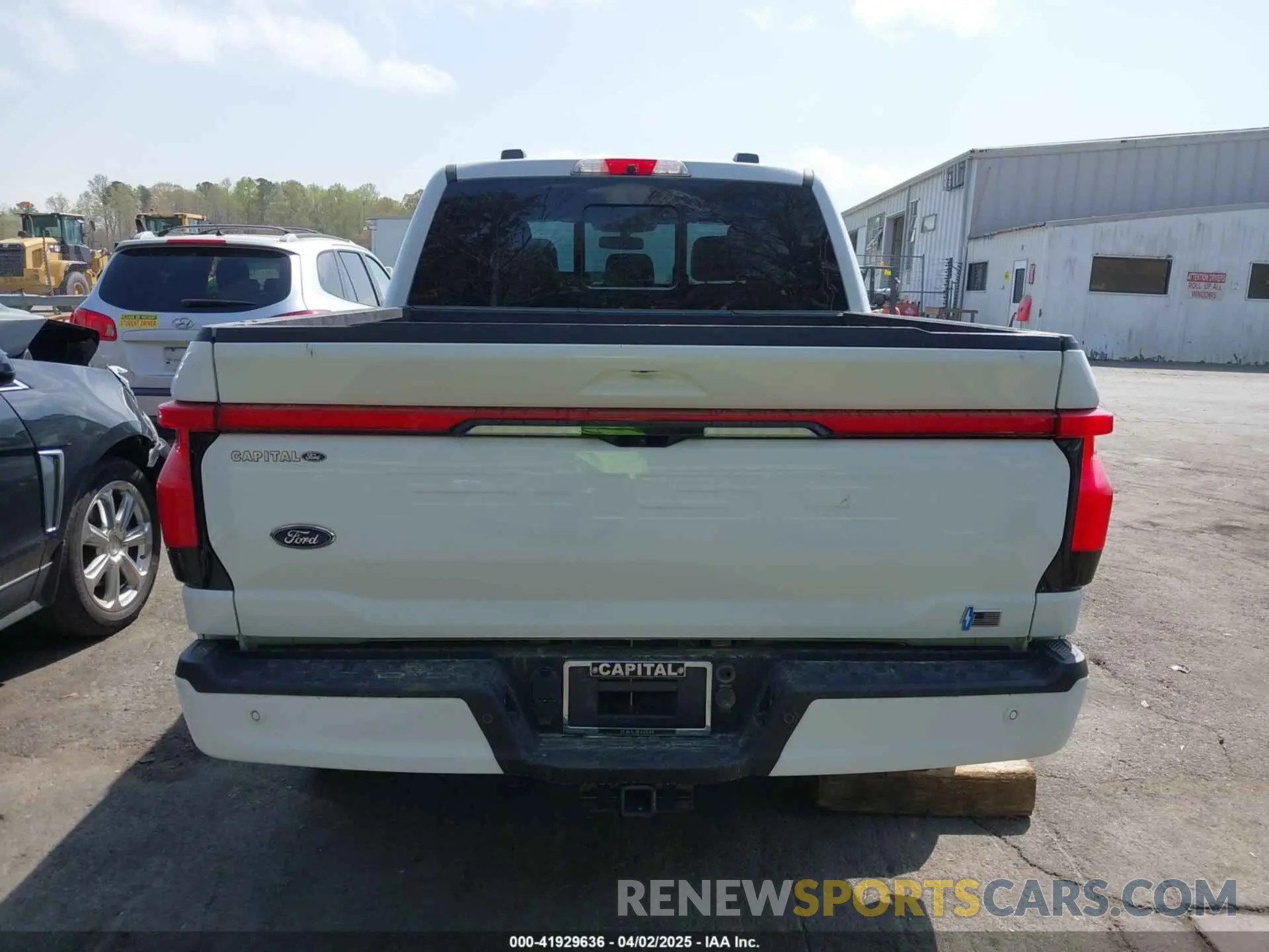 17 fotografías del automóvil dañado 1FTVW1EV1PWG17610 FORD F-150 LIGHTNING 2023