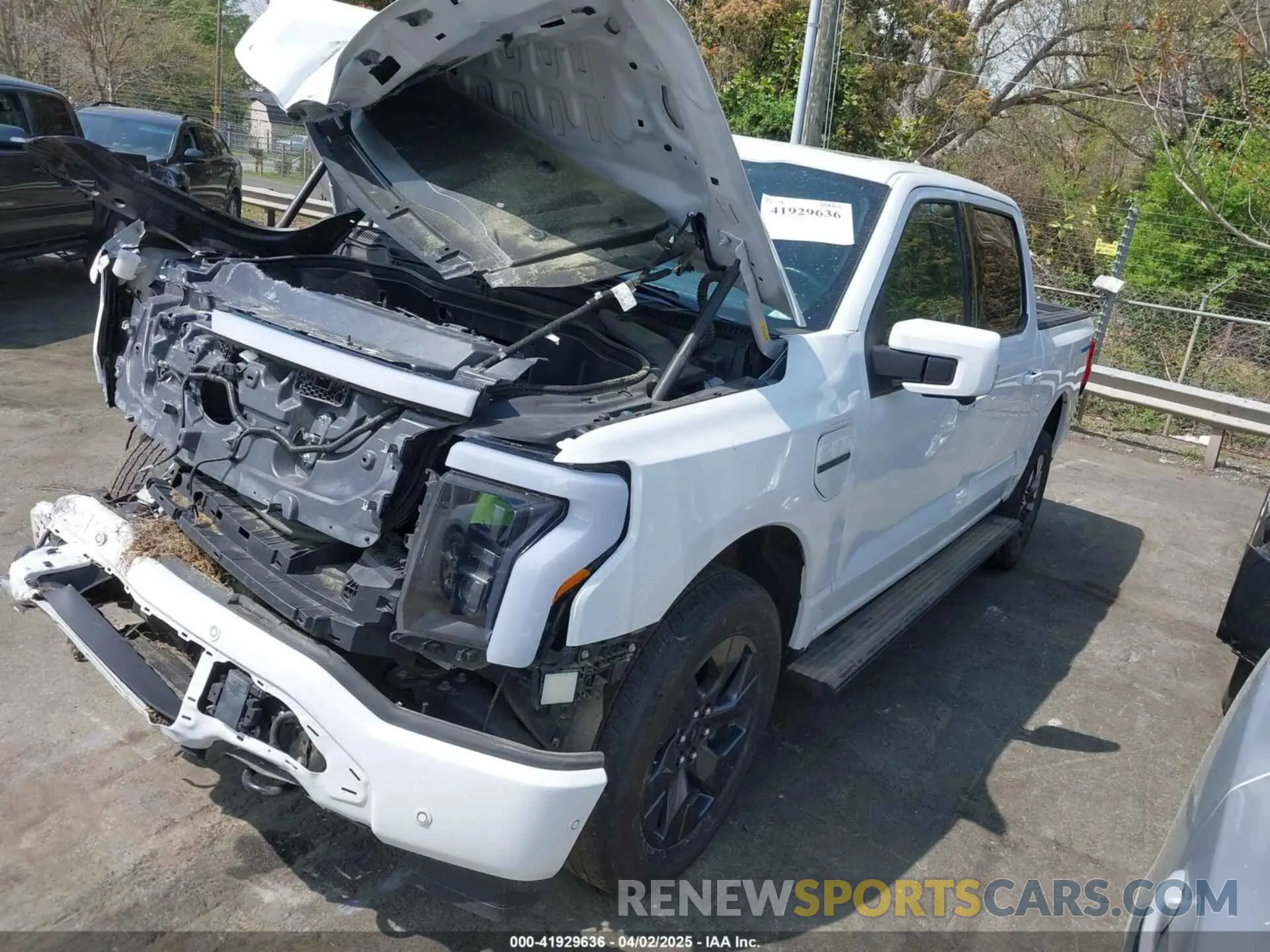 2 fotografías del automóvil dañado 1FTVW1EV1PWG17610 FORD F-150 LIGHTNING 2023