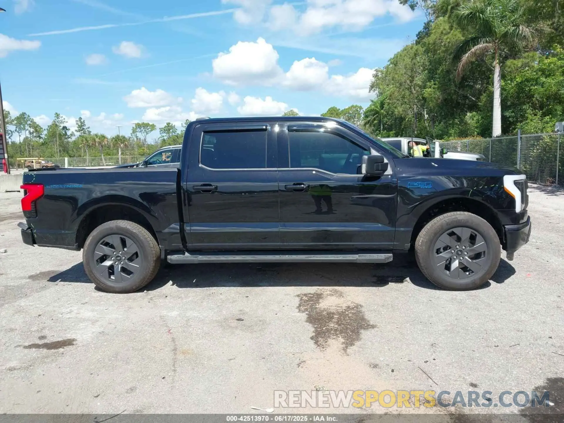 13 fotografías del automóvil dañado 1FT6W3L71RWG32177 FORD F-150 LIGHTNING 2024