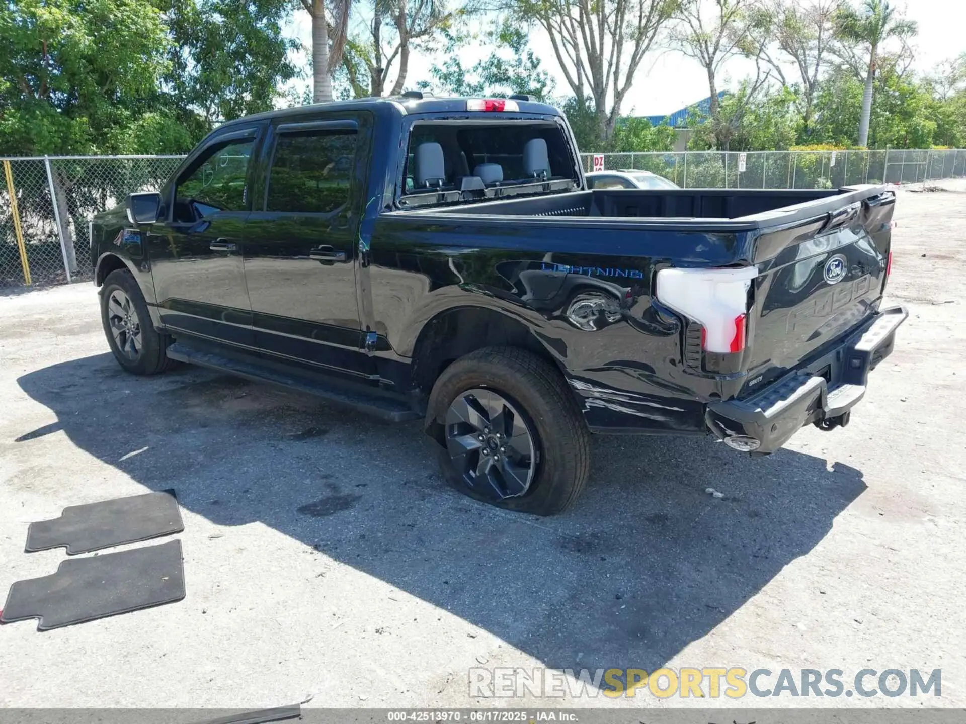 3 fotografías del automóvil dañado 1FT6W3L71RWG32177 FORD F-150 LIGHTNING 2024