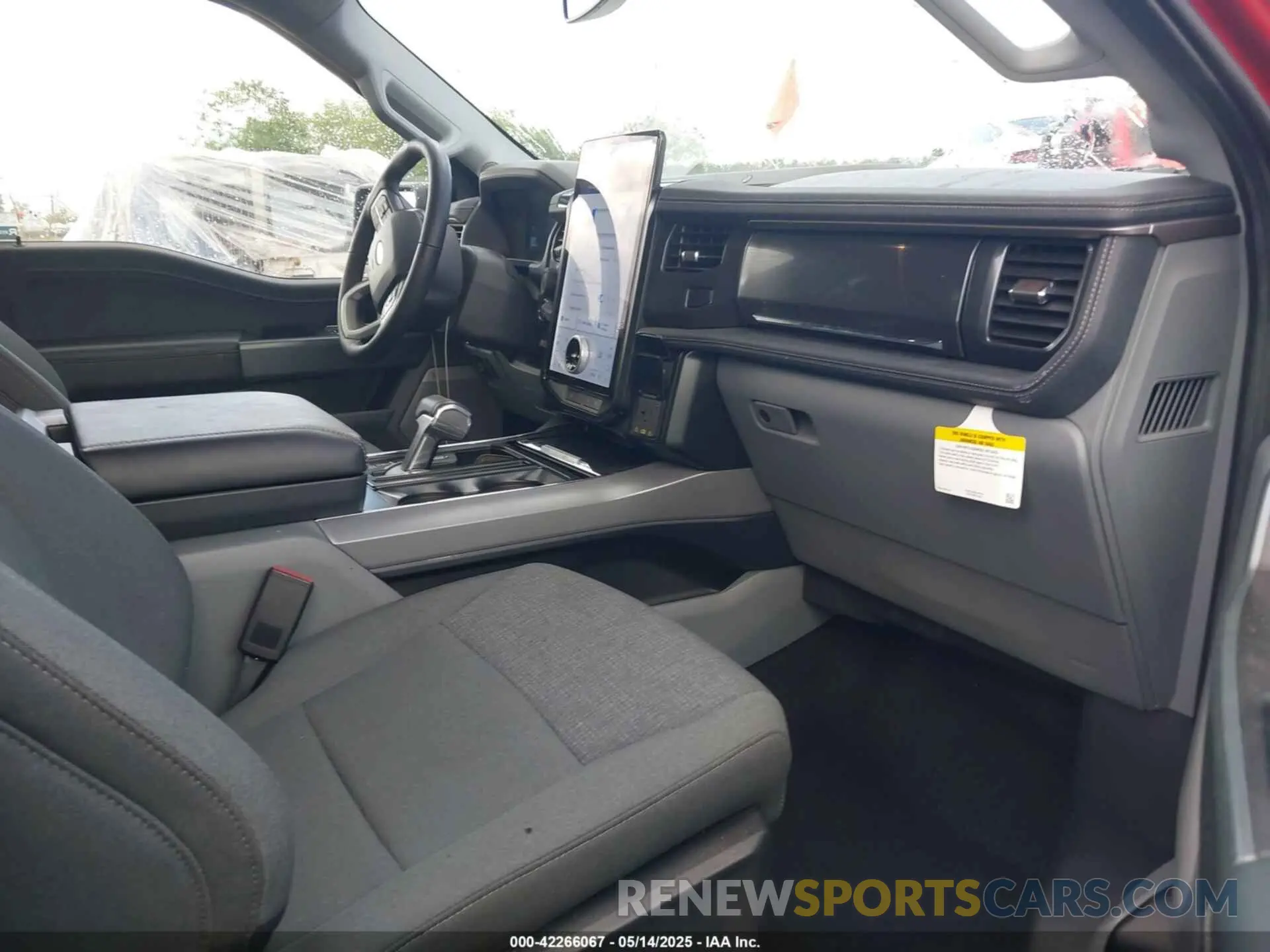 5 fotografías del automóvil dañado 1FT6W3L7XRWG02773 FORD F-150 LIGHTNING 2024