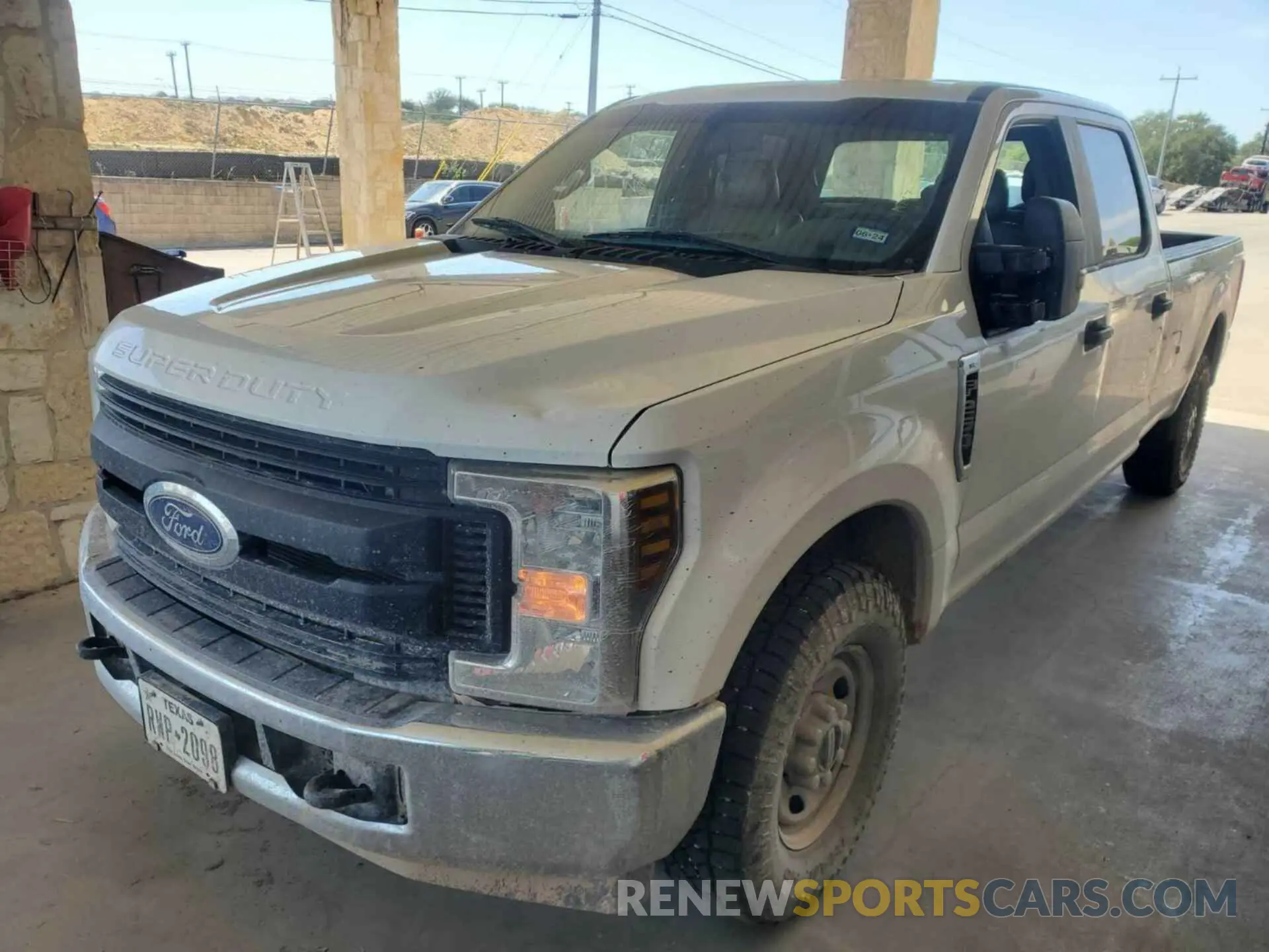 2 fotografías del automóvil dañado 1FT7W2A6XKEE58730 FORD F-250 2019