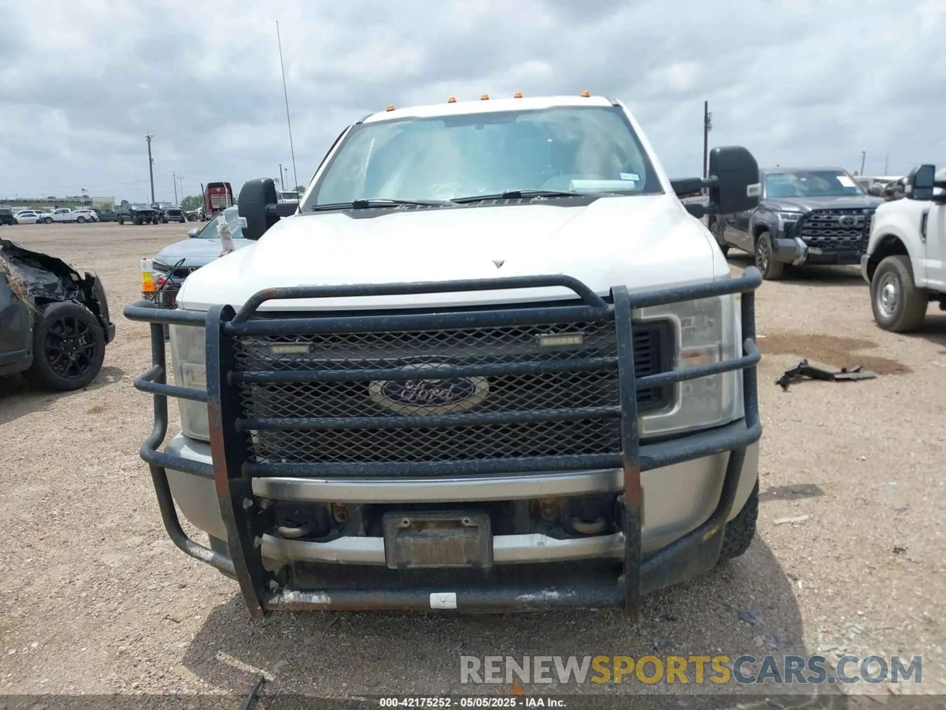 12 fotografías del automóvil dañado 1FT7W2B60KED14800 FORD F-250 2019