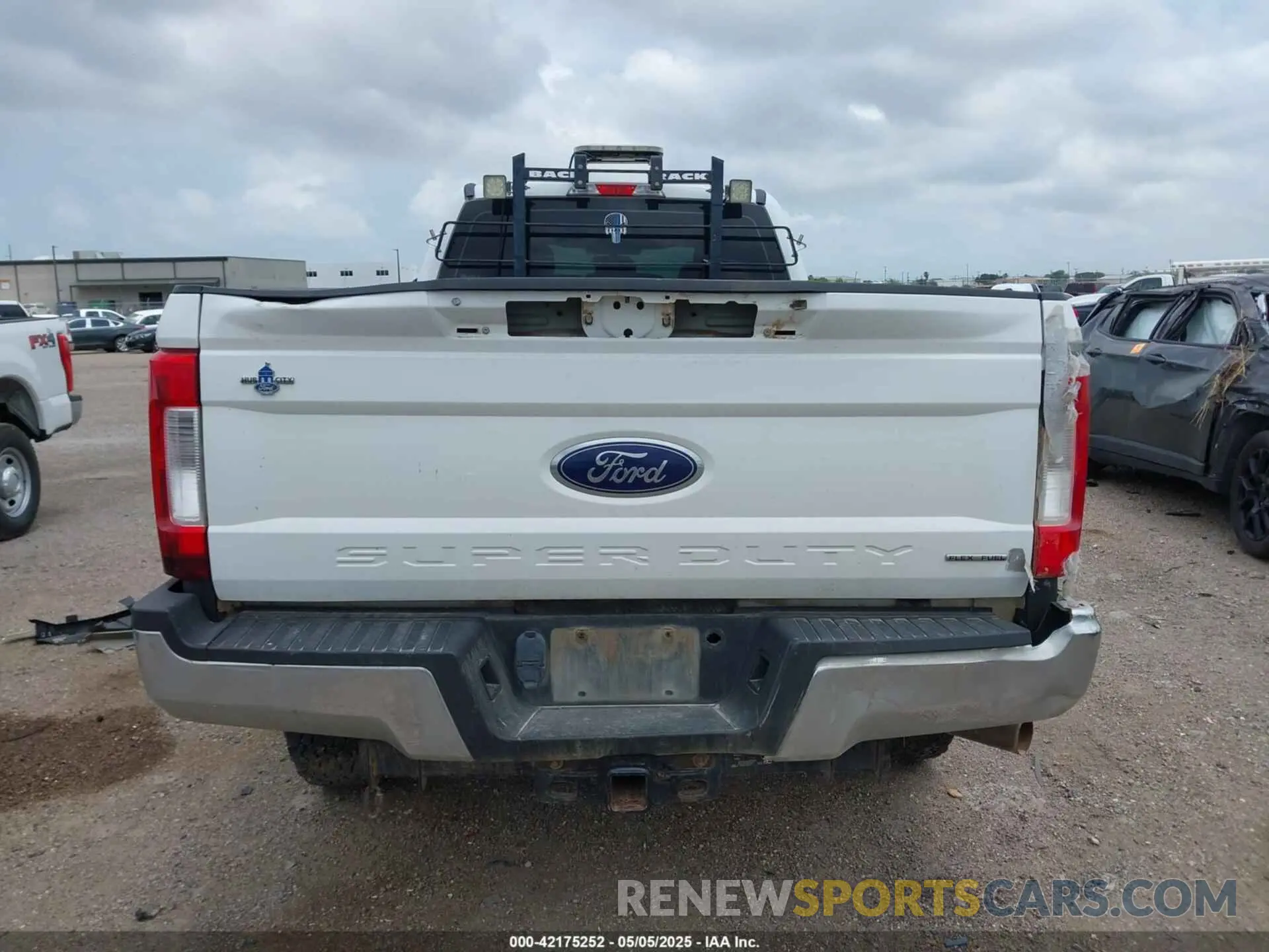 16 fotografías del automóvil dañado 1FT7W2B60KED14800 FORD F-250 2019