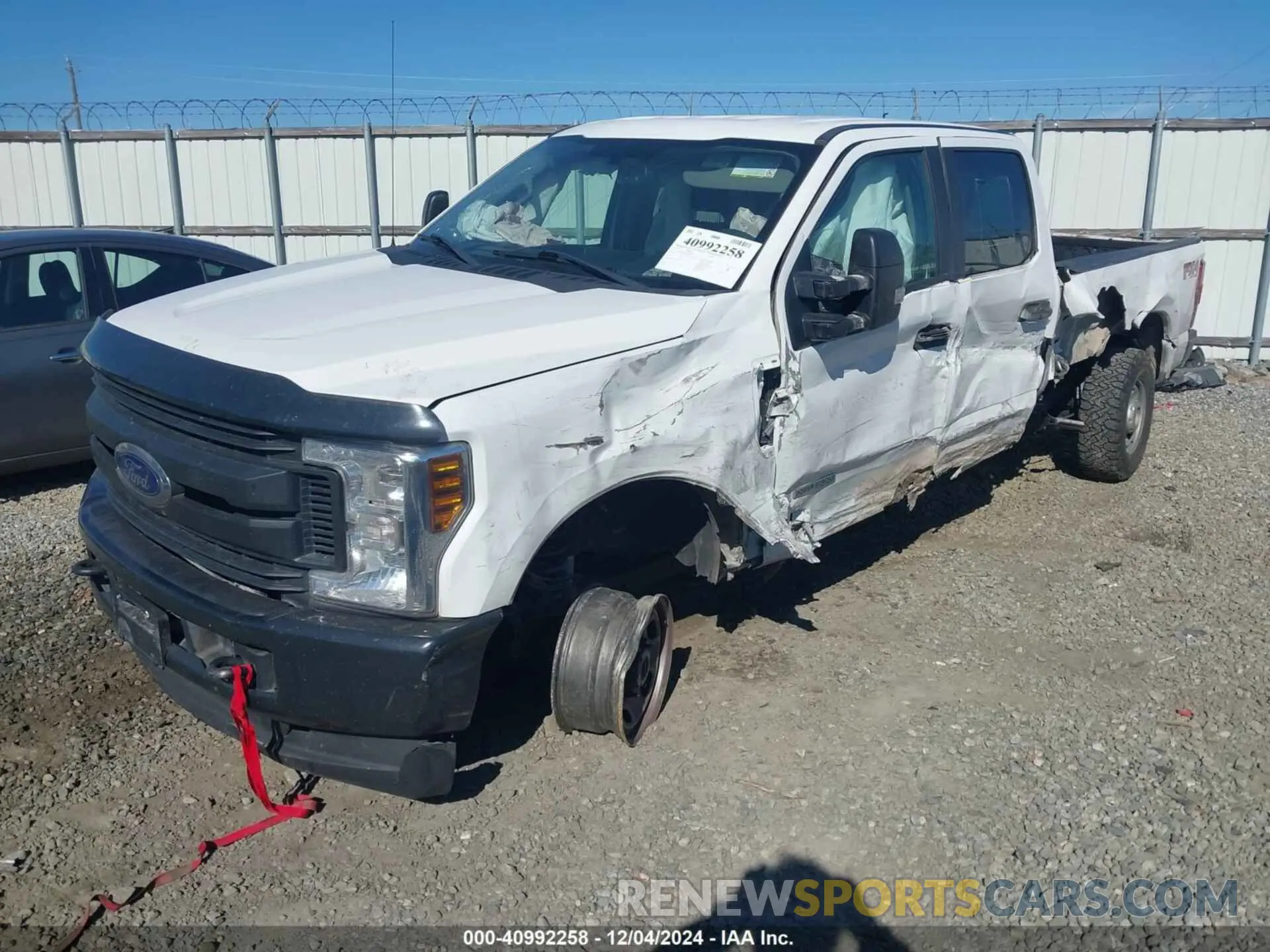 2 fotografías del automóvil dañado 1FT7W2BT6KEC91075 FORD F-250 2019