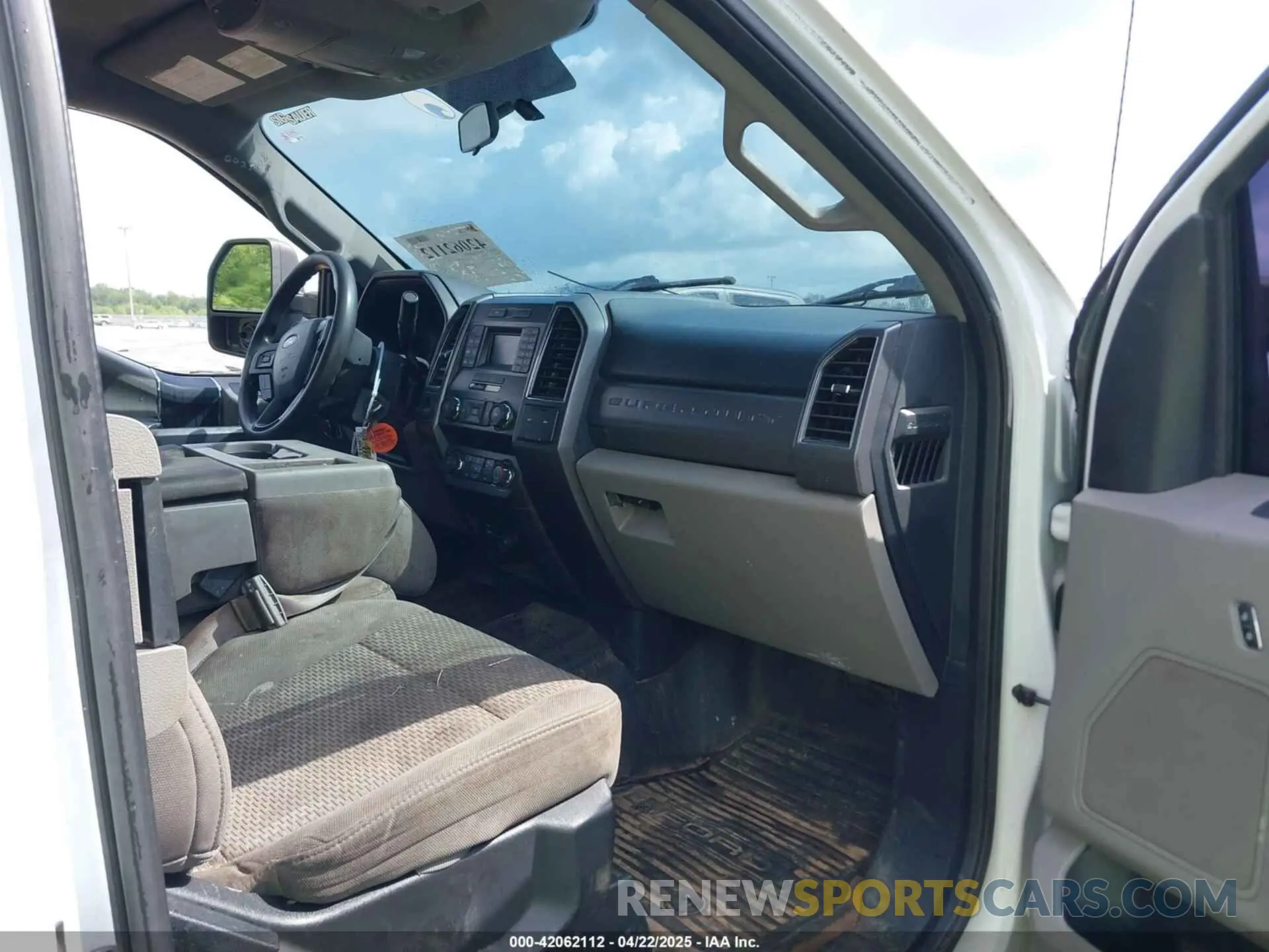 5 fotografías del automóvil dañado 1FT7X2A60KED30025 FORD F-250 2019