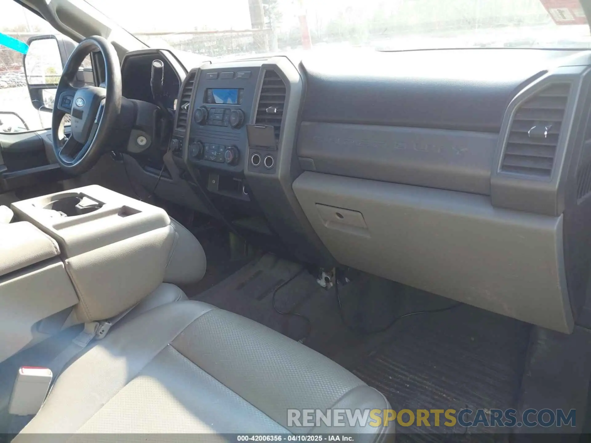 5 fotografías del automóvil dañado 1FT7X2B65KEF26699 FORD F-250 2019
