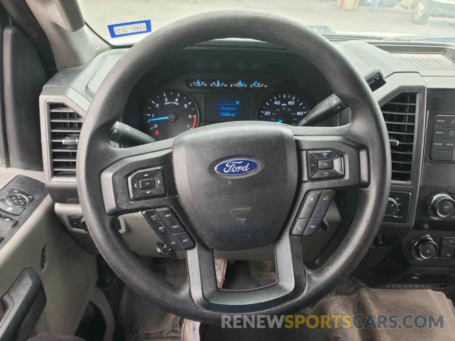 4 fotografías del automóvil dañado 1FT7X2B66KEE56940 FORD F-250 2019