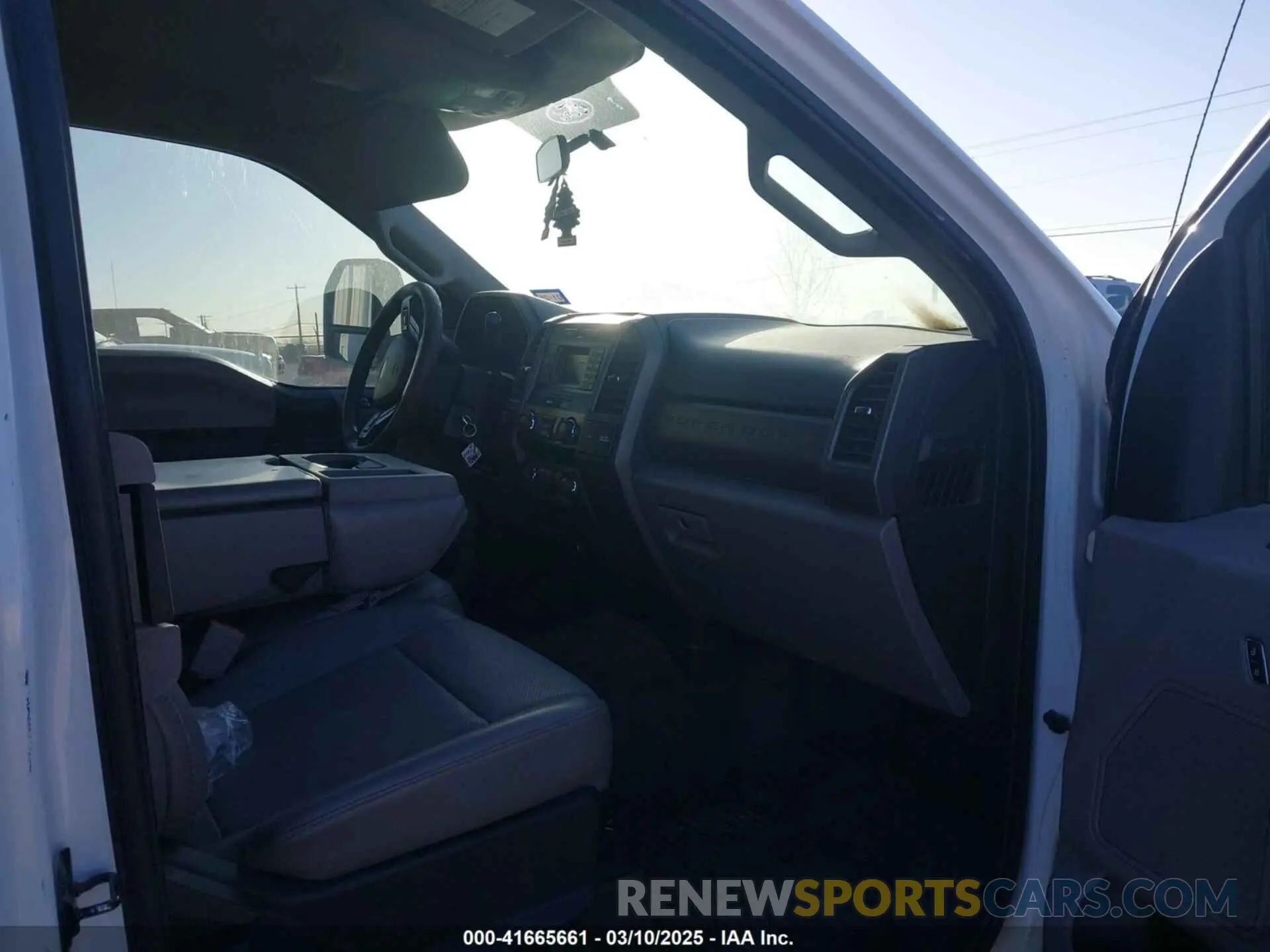 5 fotografías del automóvil dañado 1FT7X2B6XKEG54873 FORD F-250 2019