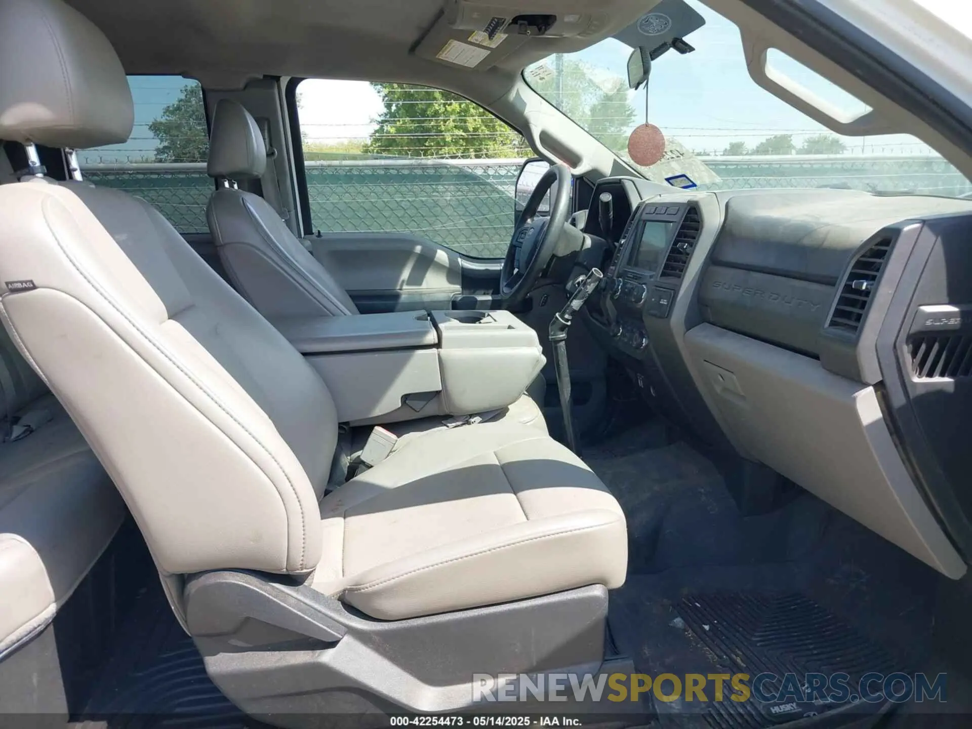 5 fotografías del automóvil dañado 1FT7X2BT5KEF76850 FORD F-250 2019