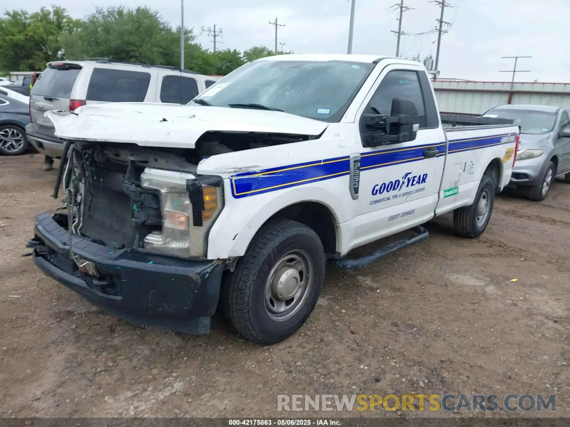 2 fotografías del automóvil dañado 1FTBF2A65KEC61863 FORD F-250 2019