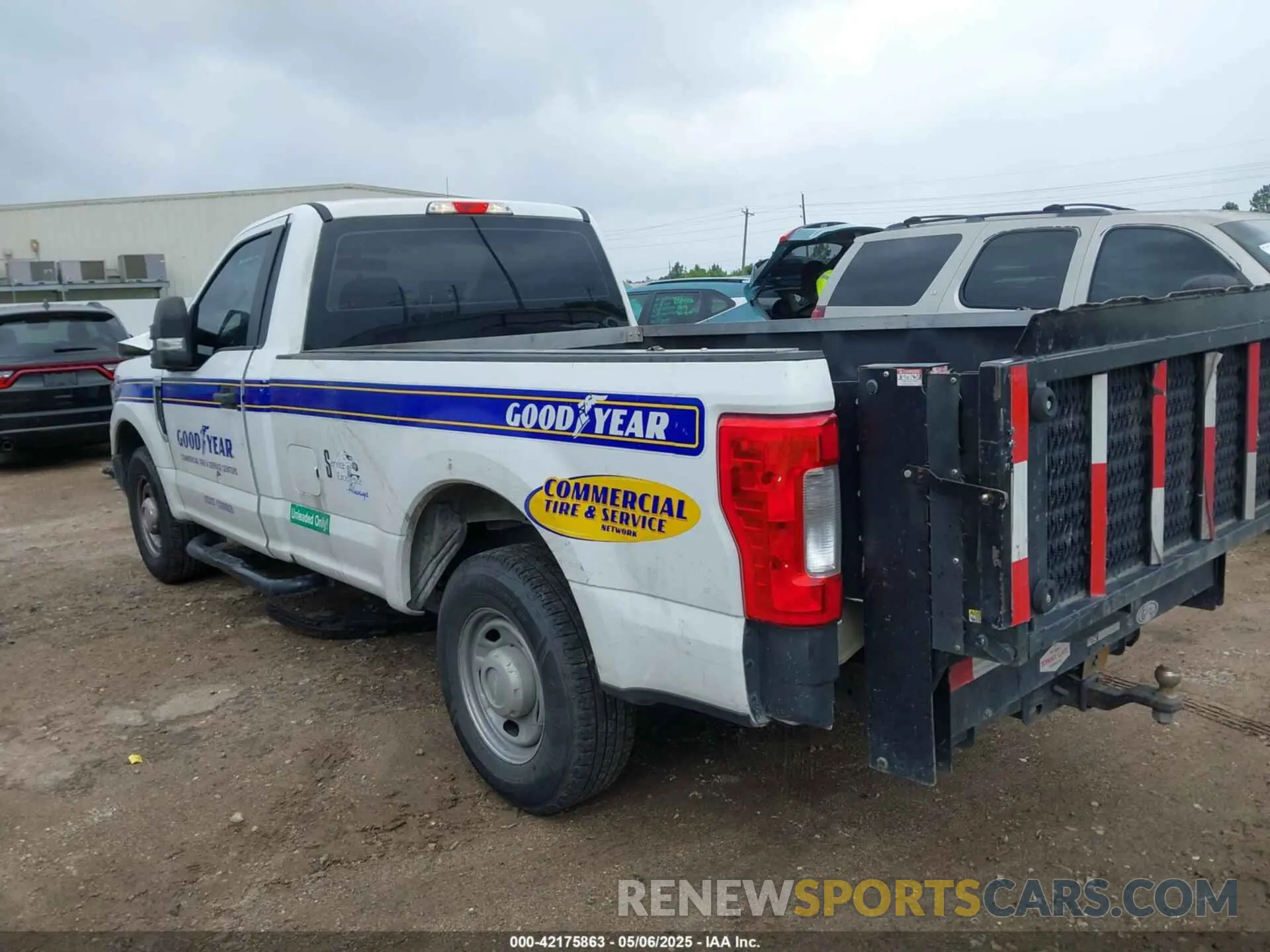 3 fotografías del automóvil dañado 1FTBF2A65KEC61863 FORD F-250 2019