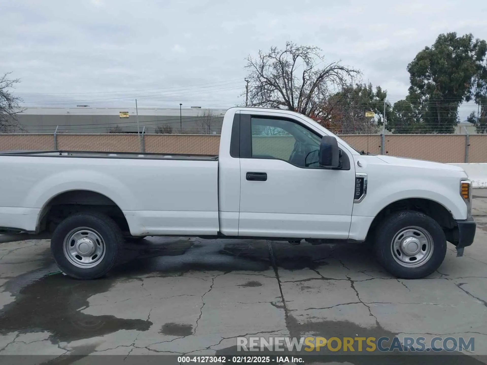 13 fotografías del automóvil dañado 1FTBF2A65KEC88948 FORD F-250 2019
