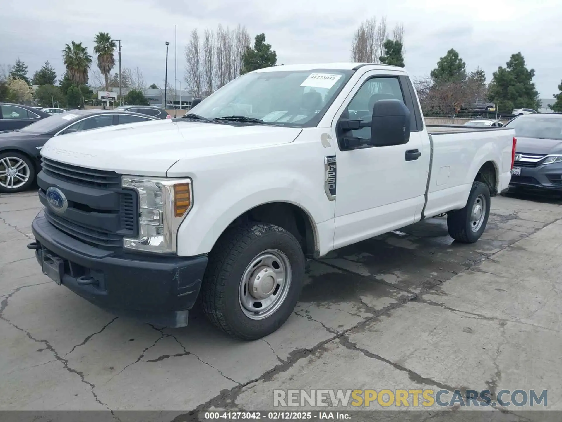 2 fotografías del automóvil dañado 1FTBF2A65KEC88948 FORD F-250 2019