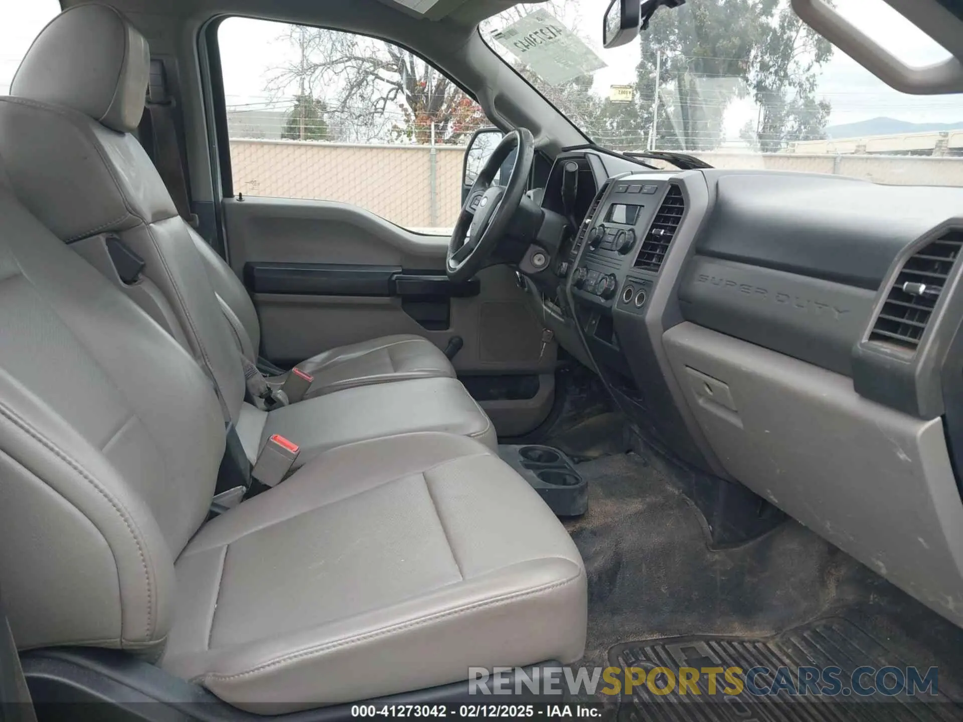 5 fotografías del automóvil dañado 1FTBF2A65KEC88948 FORD F-250 2019