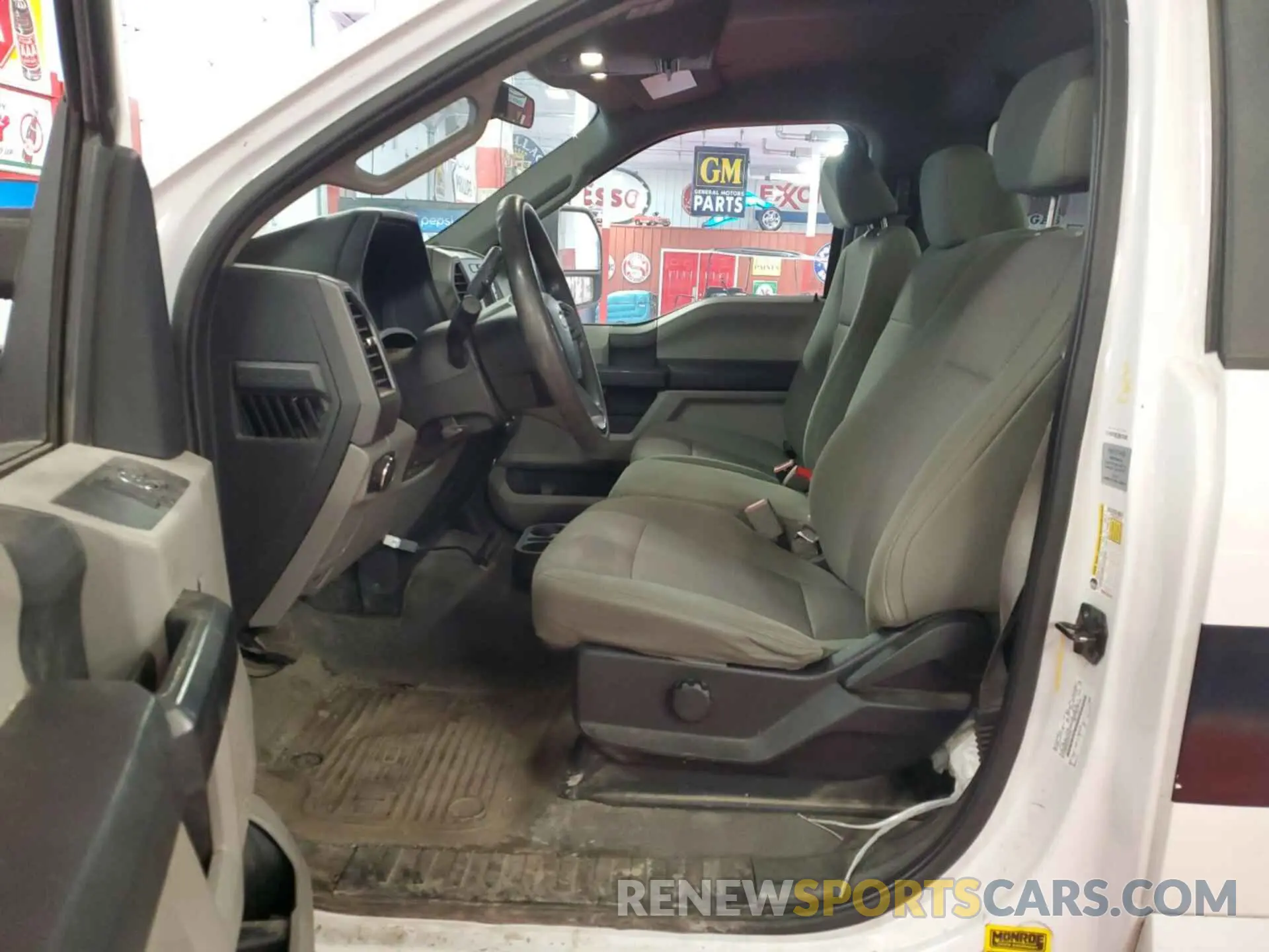 28 fotografías del automóvil dañado 1FTBF2B69KEF61551 FORD F-250 2019