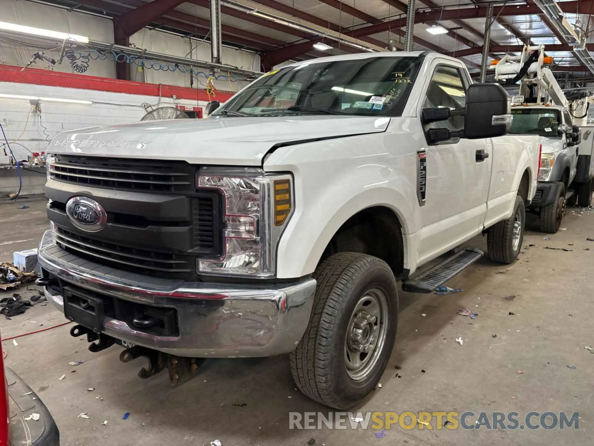 29 fotografías del automóvil dañado 1FTBF2B69KEF61551 FORD F-250 2019
