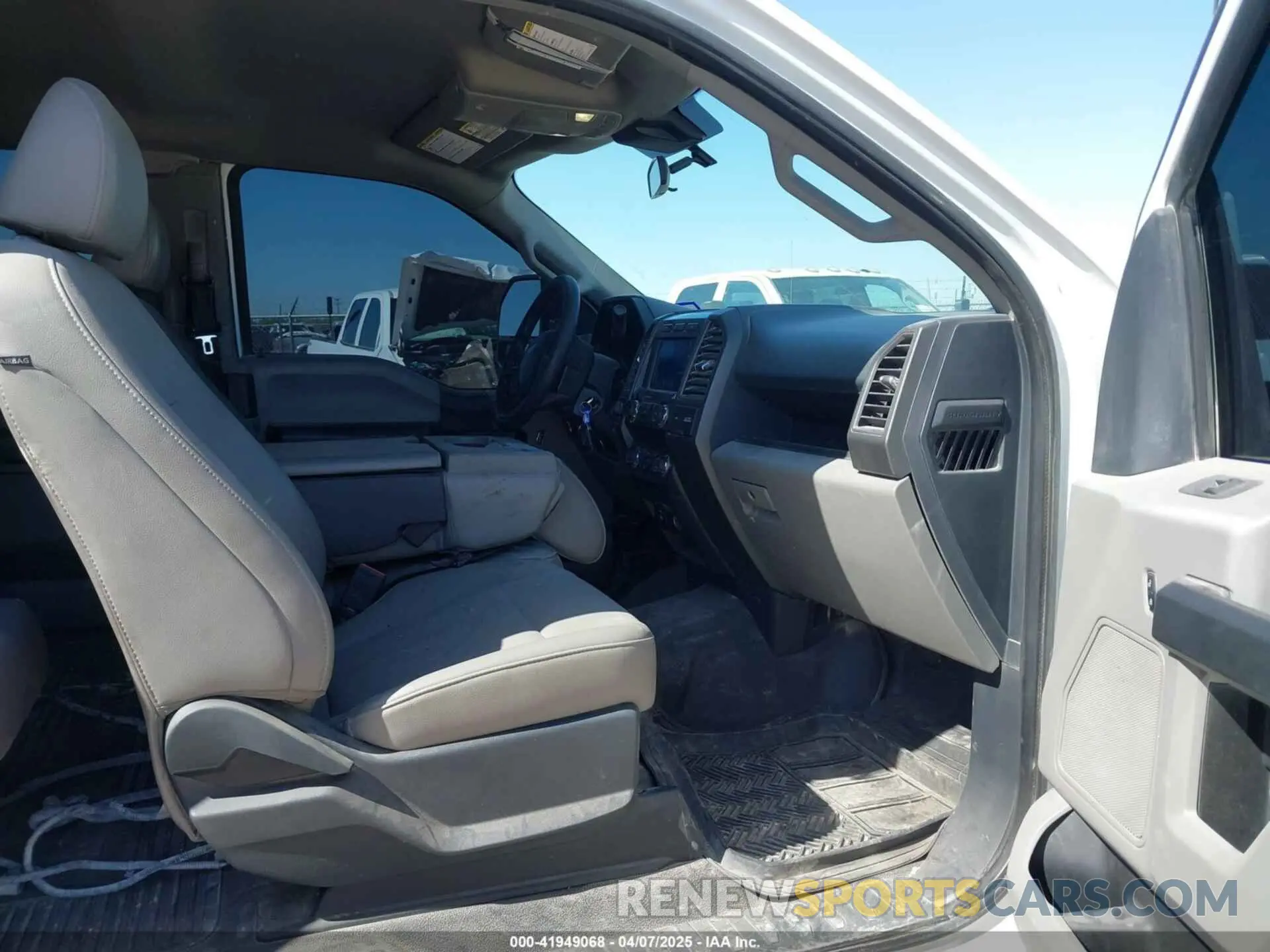 5 fotografías del automóvil dañado 1FT7X2B67NED41980 FORD F-250 2022