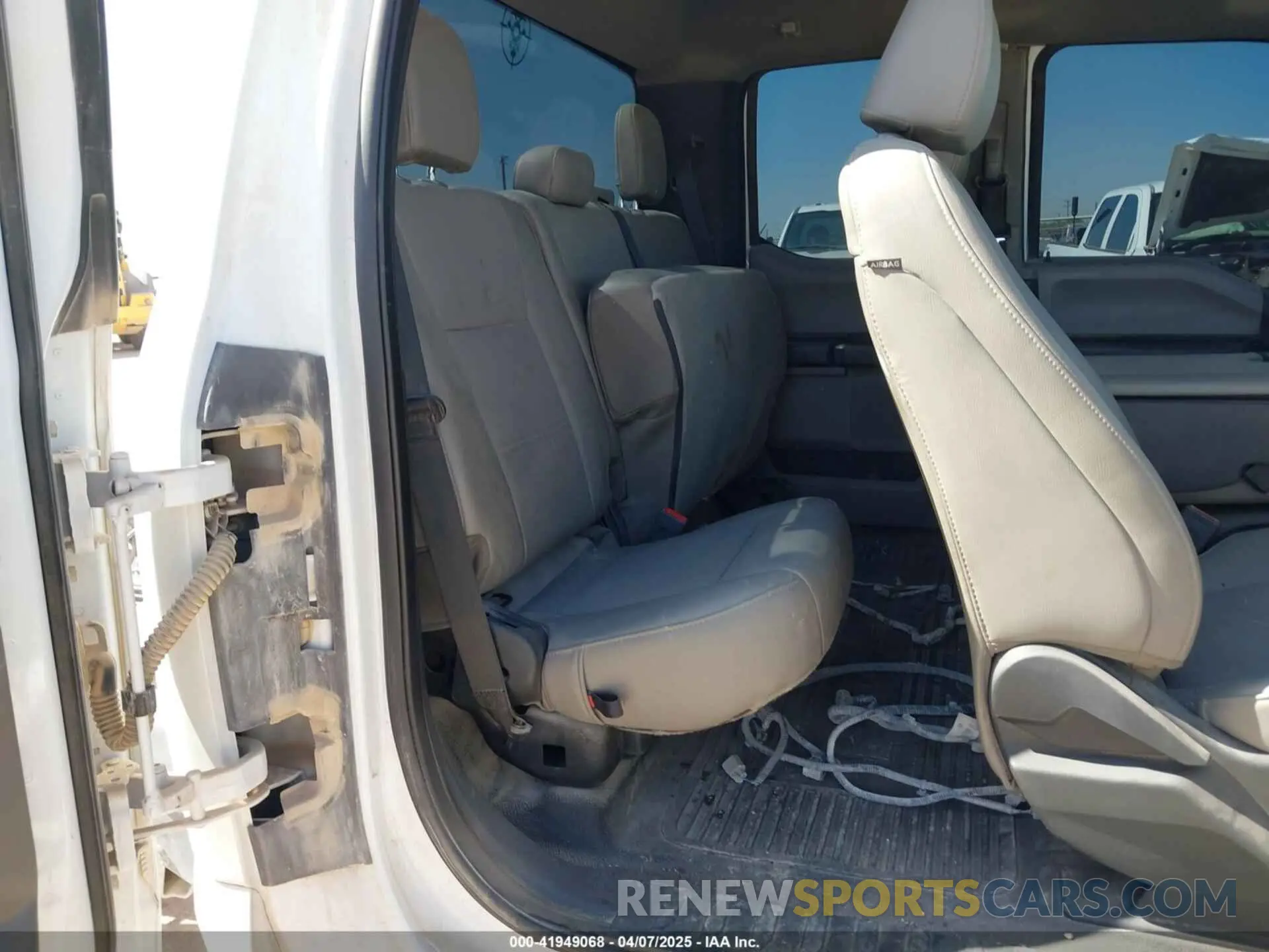 8 fotografías del automóvil dañado 1FT7X2B67NED41980 FORD F-250 2022