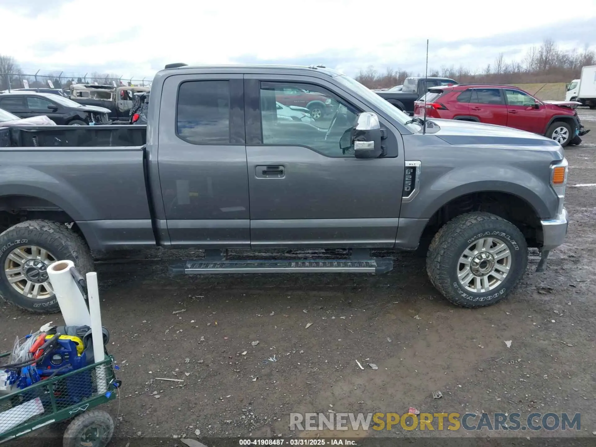 13 fotografías del automóvil dañado 1FT7X2B68NEC54413 FORD F-250 2022