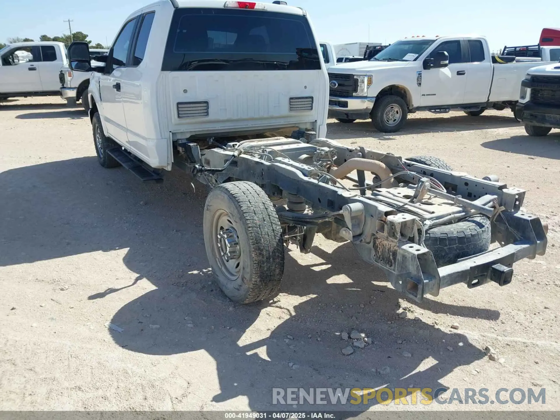 3 fotografías del automóvil dañado 1FT7X2B69NED41978 FORD F-250 2022