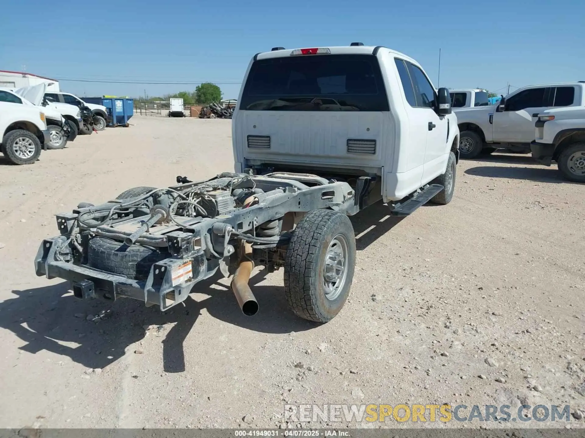 4 fotografías del automóvil dañado 1FT7X2B69NED41978 FORD F-250 2022