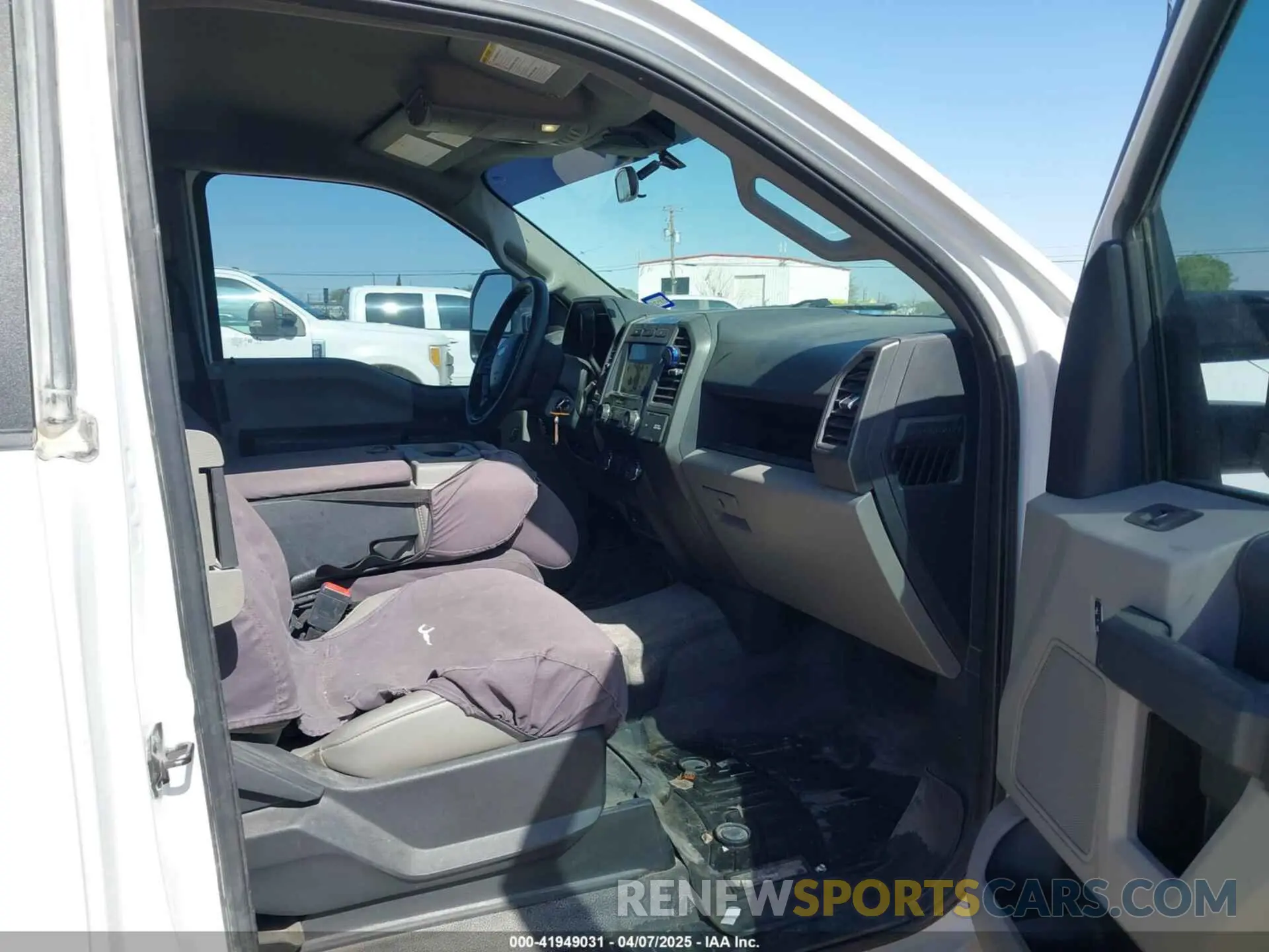 5 fotografías del automóvil dañado 1FT7X2B69NED41978 FORD F-250 2022