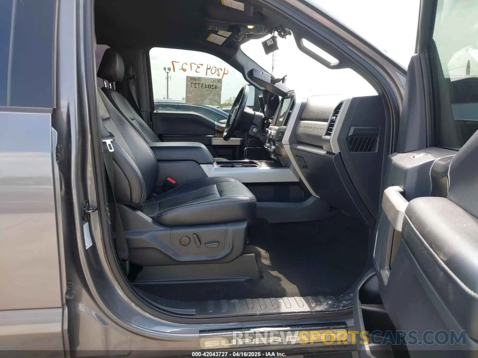 12 fotografías del automóvil dañado 1FT8W2BT3NED12540 FORD F-250 2022