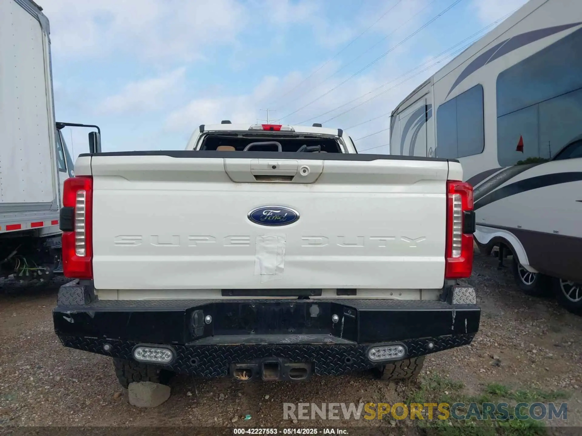 15 fotografías del automóvil dañado 1FT8W2BM1PEC87052 FORD F-250 2023
