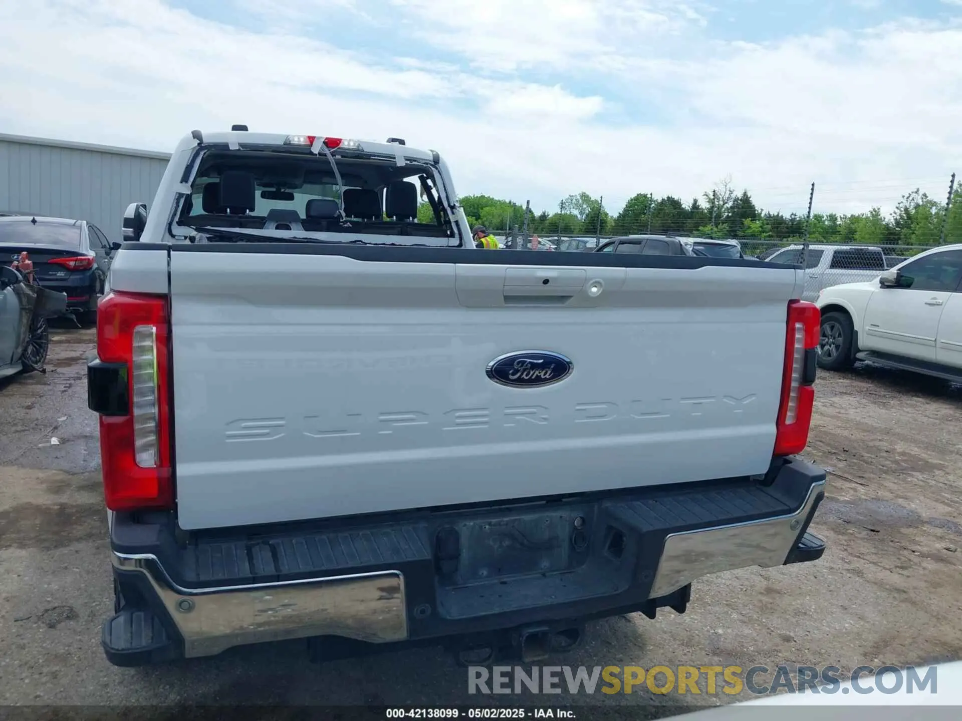16 fotografías del automóvil dañado 1FT8W2BT9PED33475 FORD F-250 2023