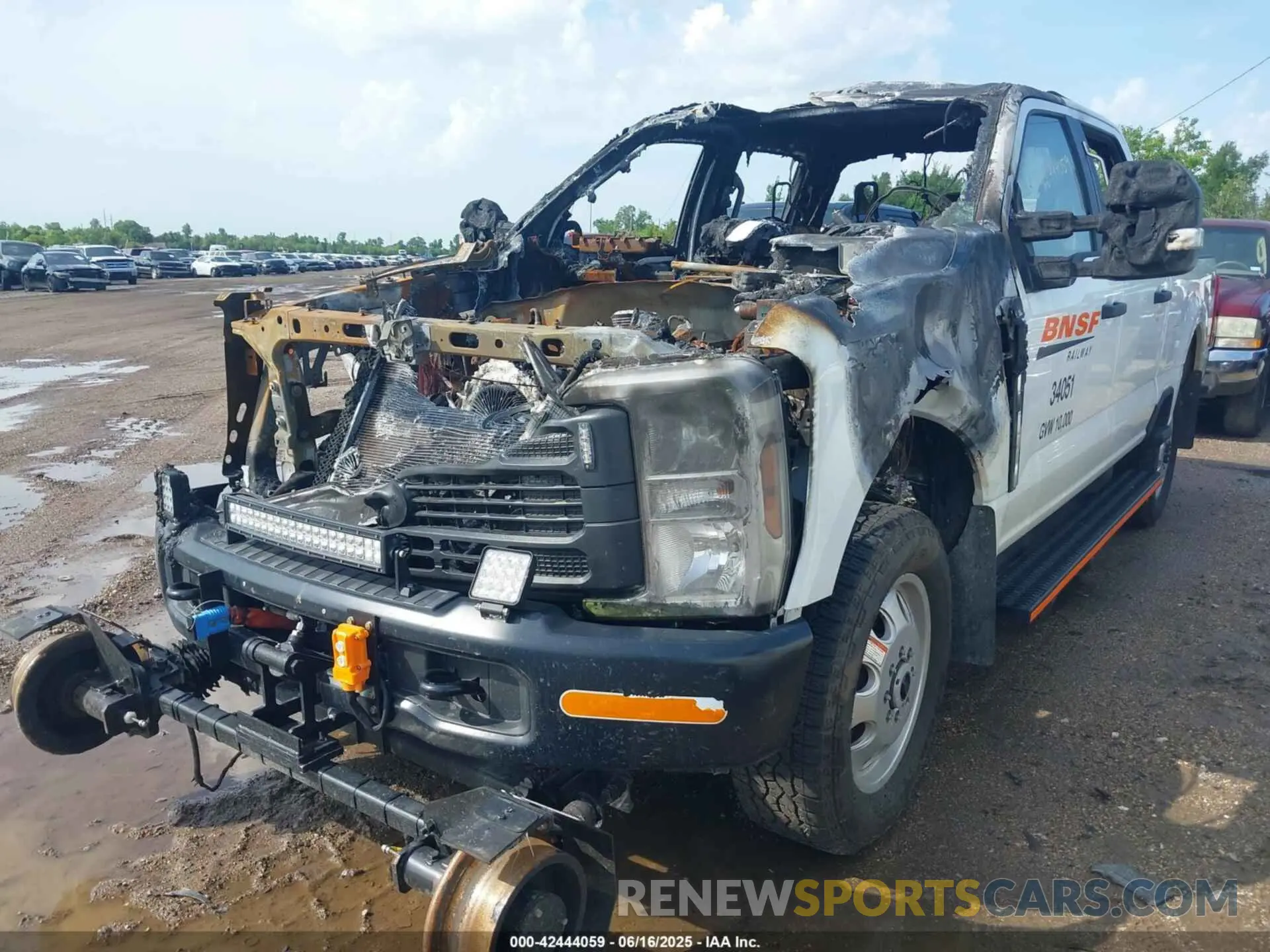 2 fotografías del automóvil dañado 1FT7W2BA1REC21072 FORD F-250 2024