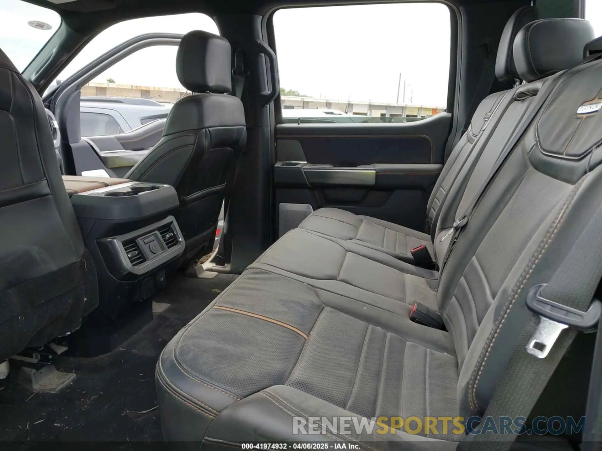 5 fotografías del automóvil dañado 1FT8W2BM1REC99382 FORD F-250 2024