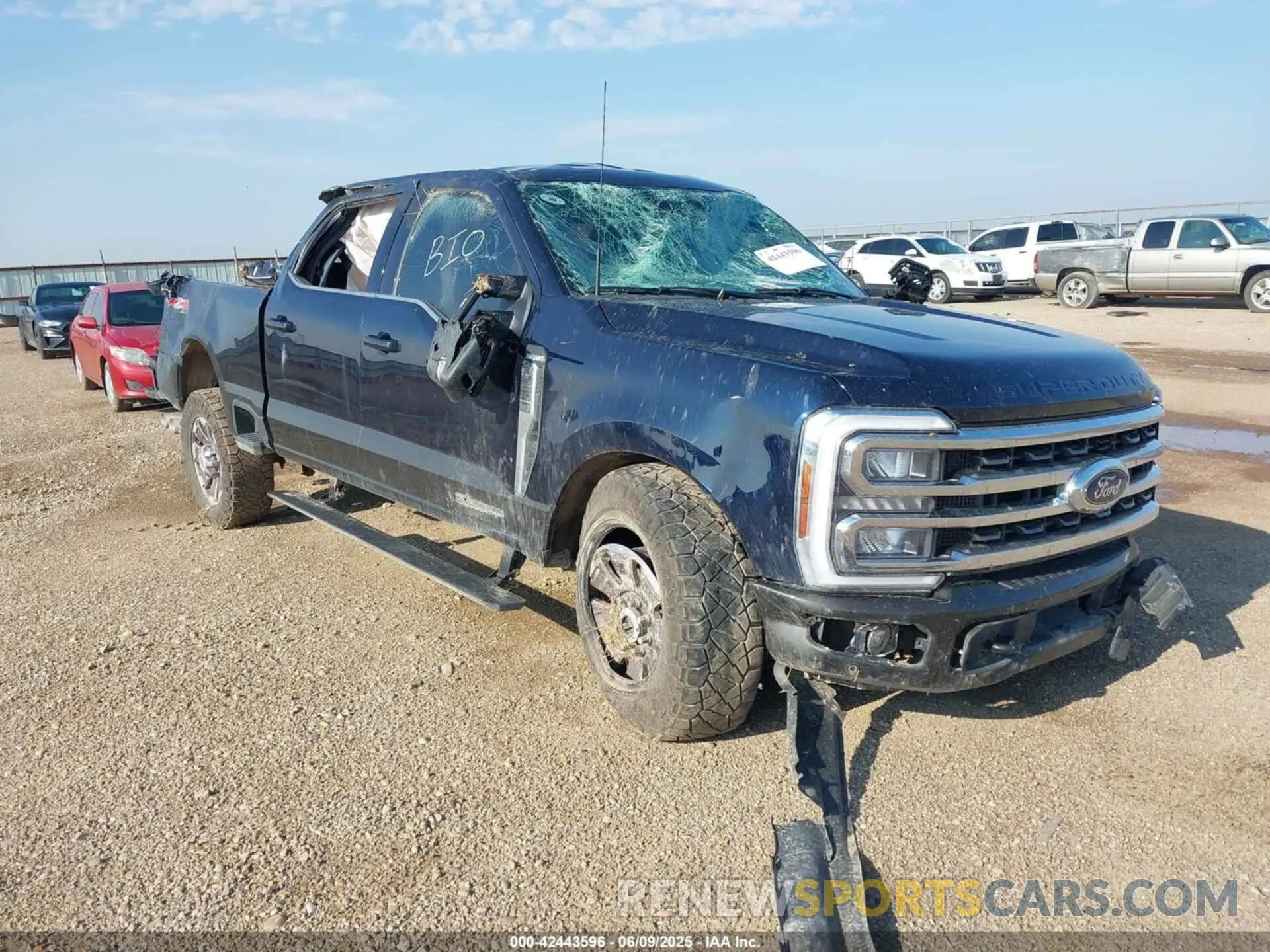 2 fotografías del automóvil dañado 1FT8W2BT4RED00774 FORD F-250 2024