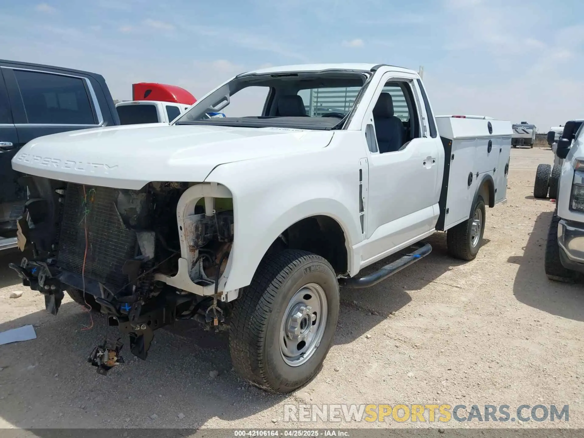 2 fotografías del automóvil dañado 1FTBF2BA5REE36108 FORD F-250 2024