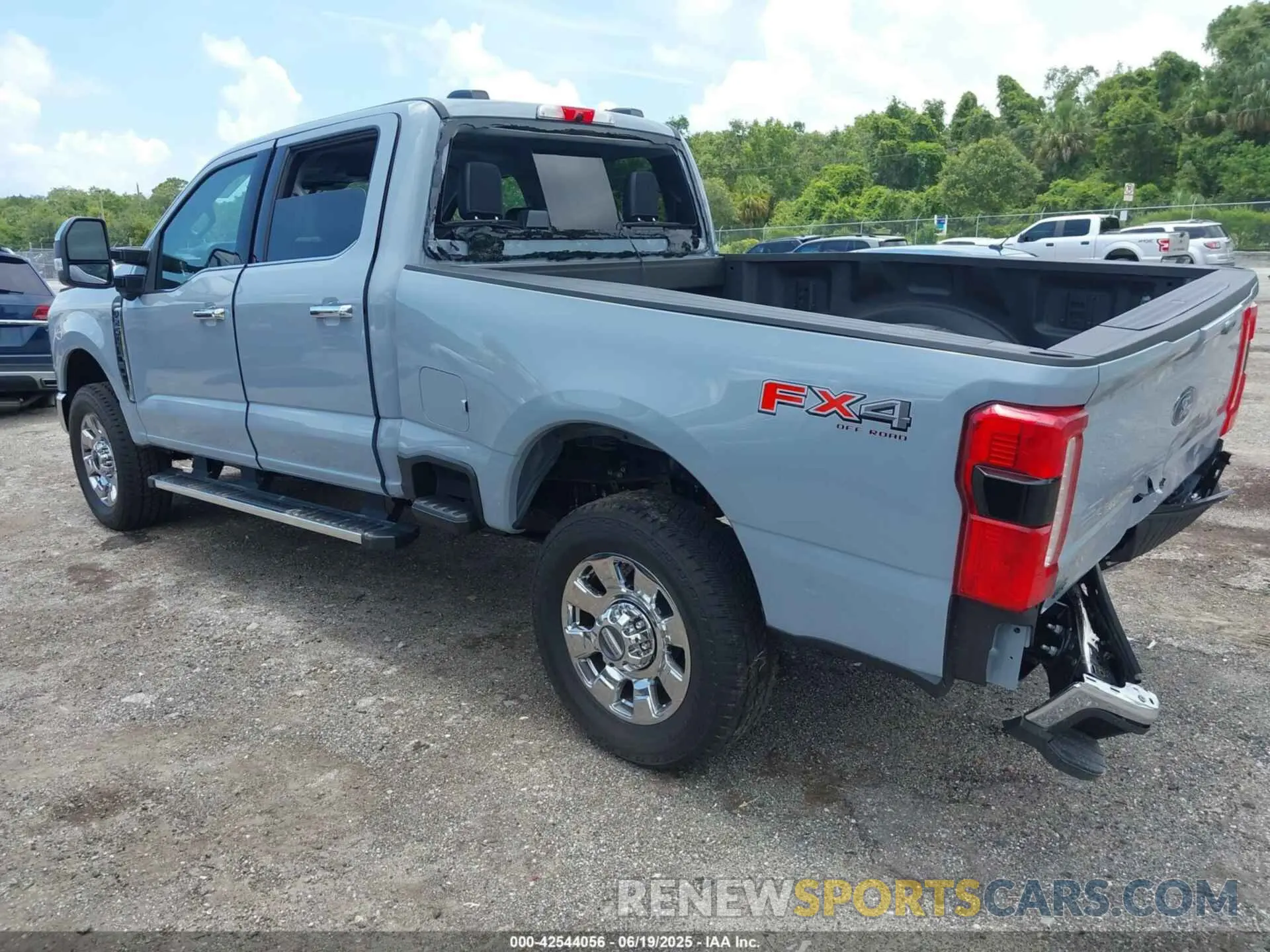 3 fotografías del automóvil dañado 1FT8W2BN7SEC75988 FORD F-250 2025