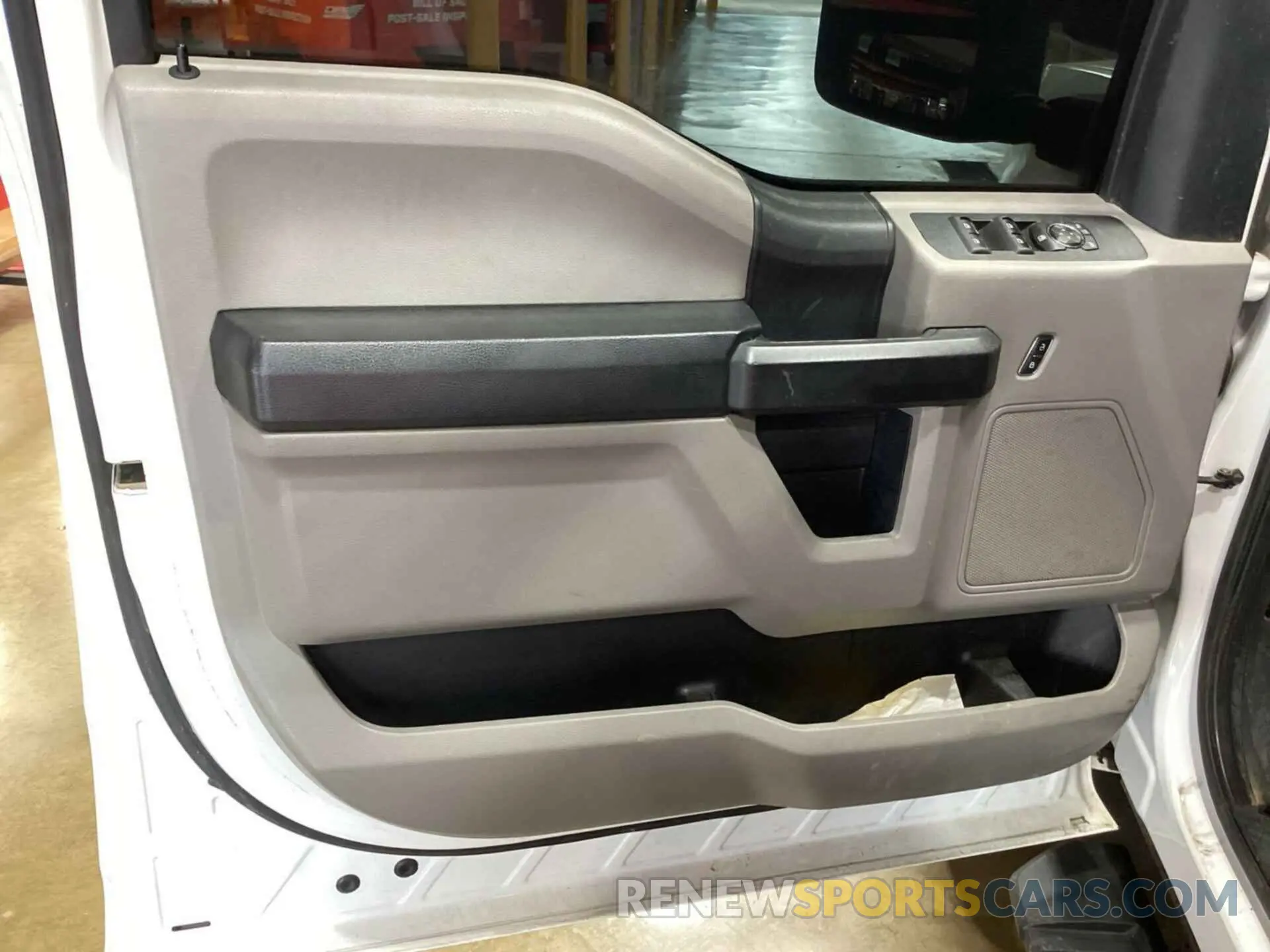 4 fotografías del automóvil dañado 1FD8W3DT5KEG49561 FORD F-350 2019