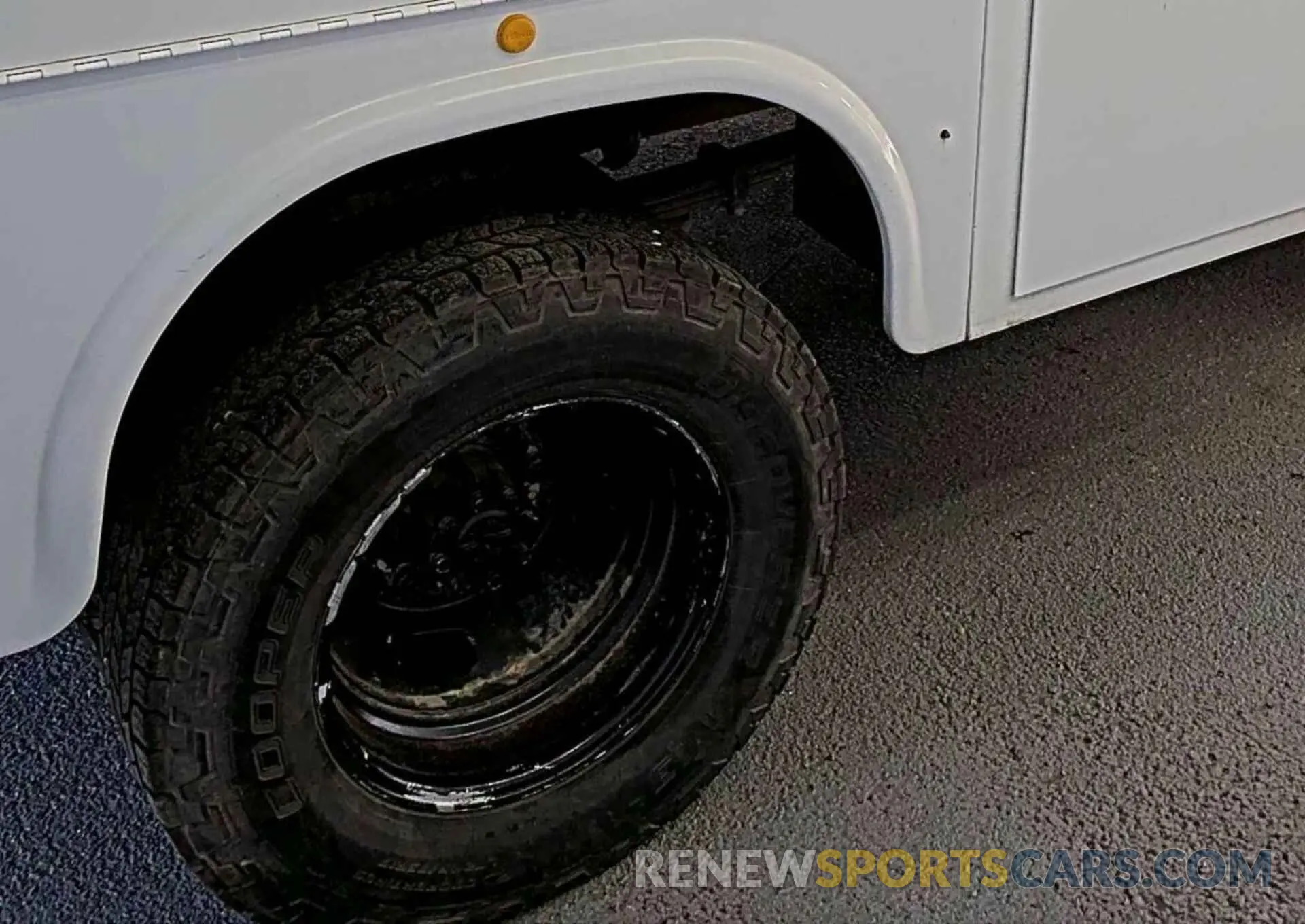 41 fotografías del automóvil dañado 1FD8W3DT5KEG49561 FORD F-350 2019