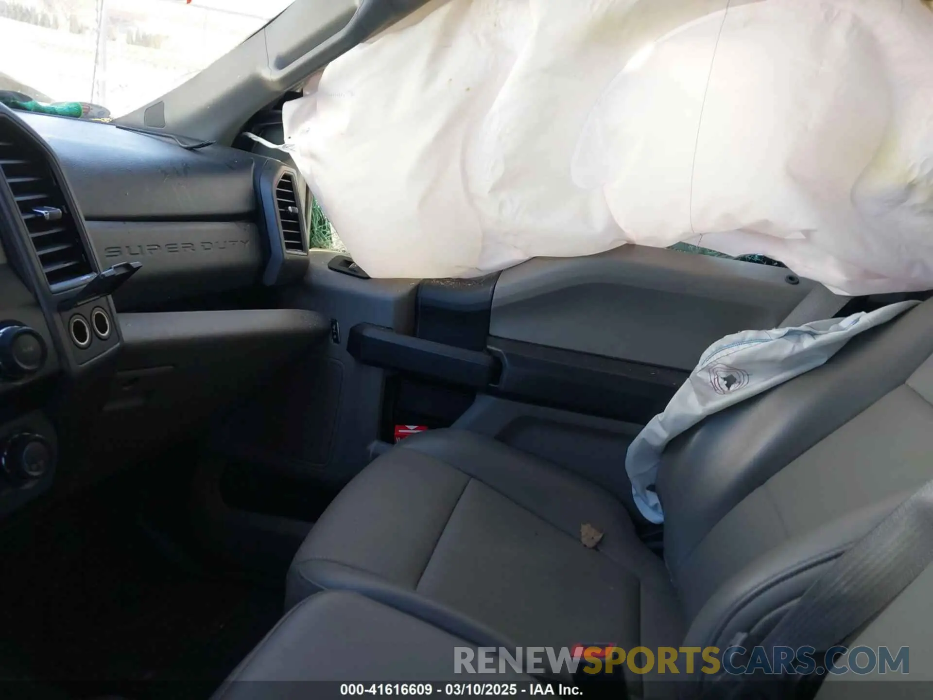 5 fotografías del automóvil dañado 1FT7W3BT7KEG49712 FORD F-350 2019