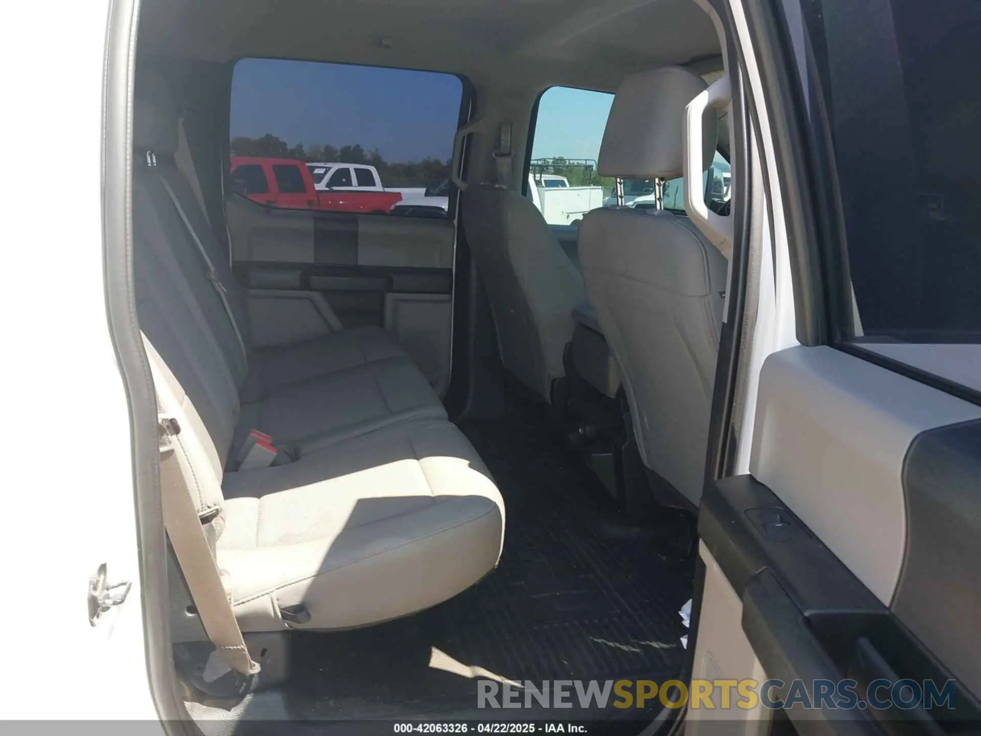 8 fotografías del automóvil dañado 1FT8W3BT5KEF01076 FORD F-350 2019