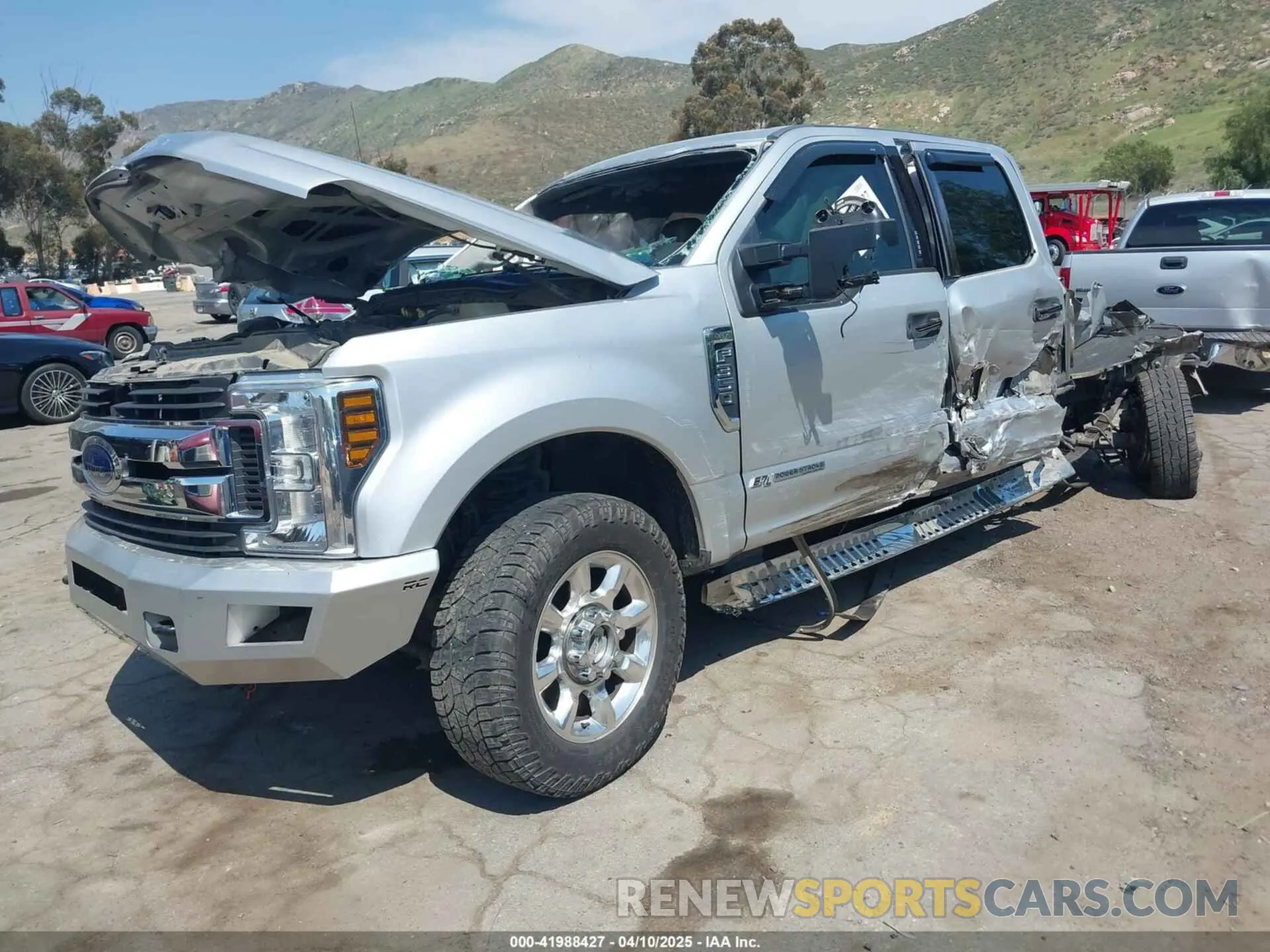 2 fotografías del automóvil dañado 1FT8W3BT8KEF92439 FORD F-350 2019