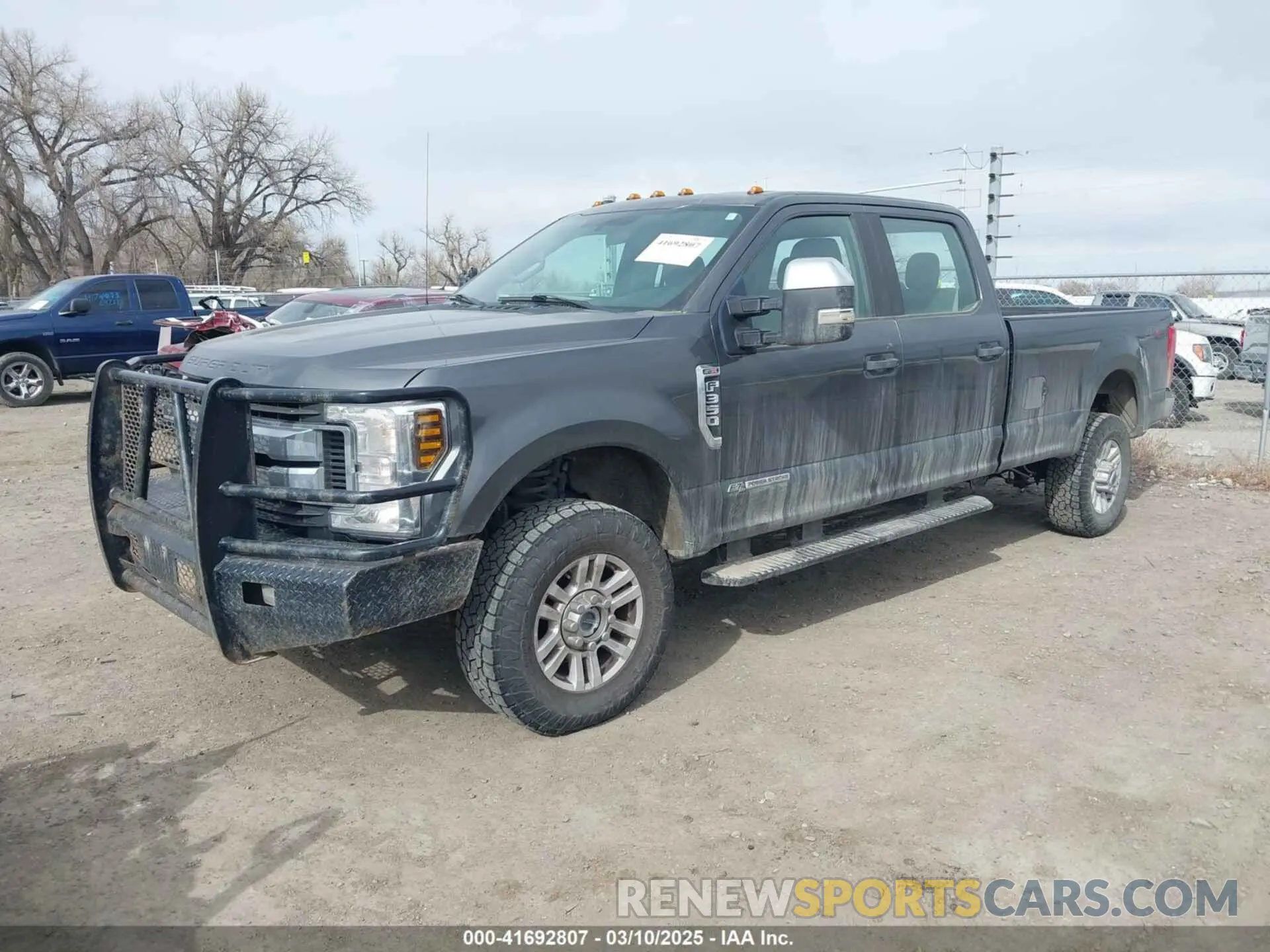 2 fotografías del automóvil dañado 1FT8W3BT9KEF02831 FORD F-350 2019