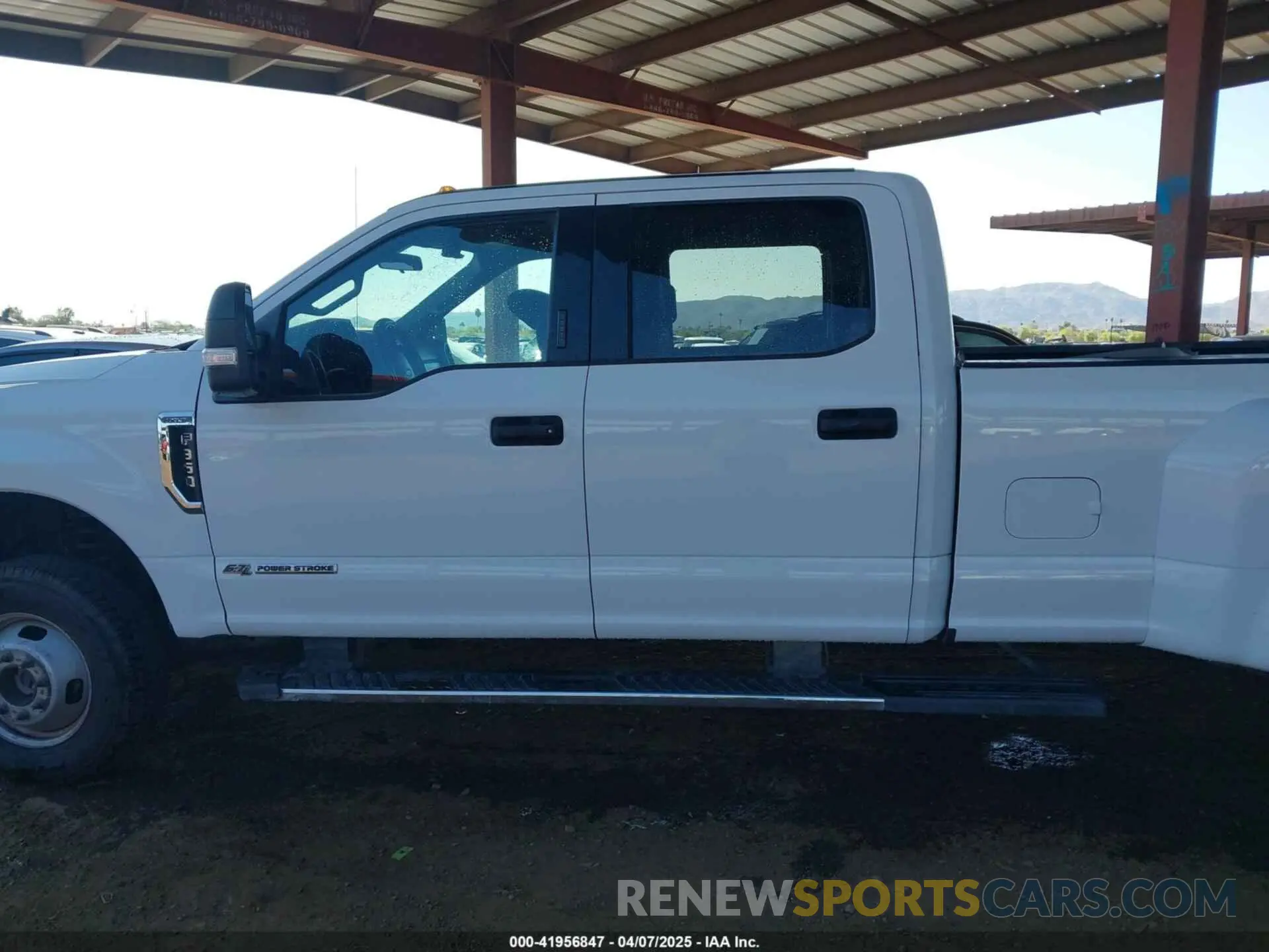 16 fotografías del automóvil dañado 1FT8W3DT2KEE36104 FORD F-350 2019