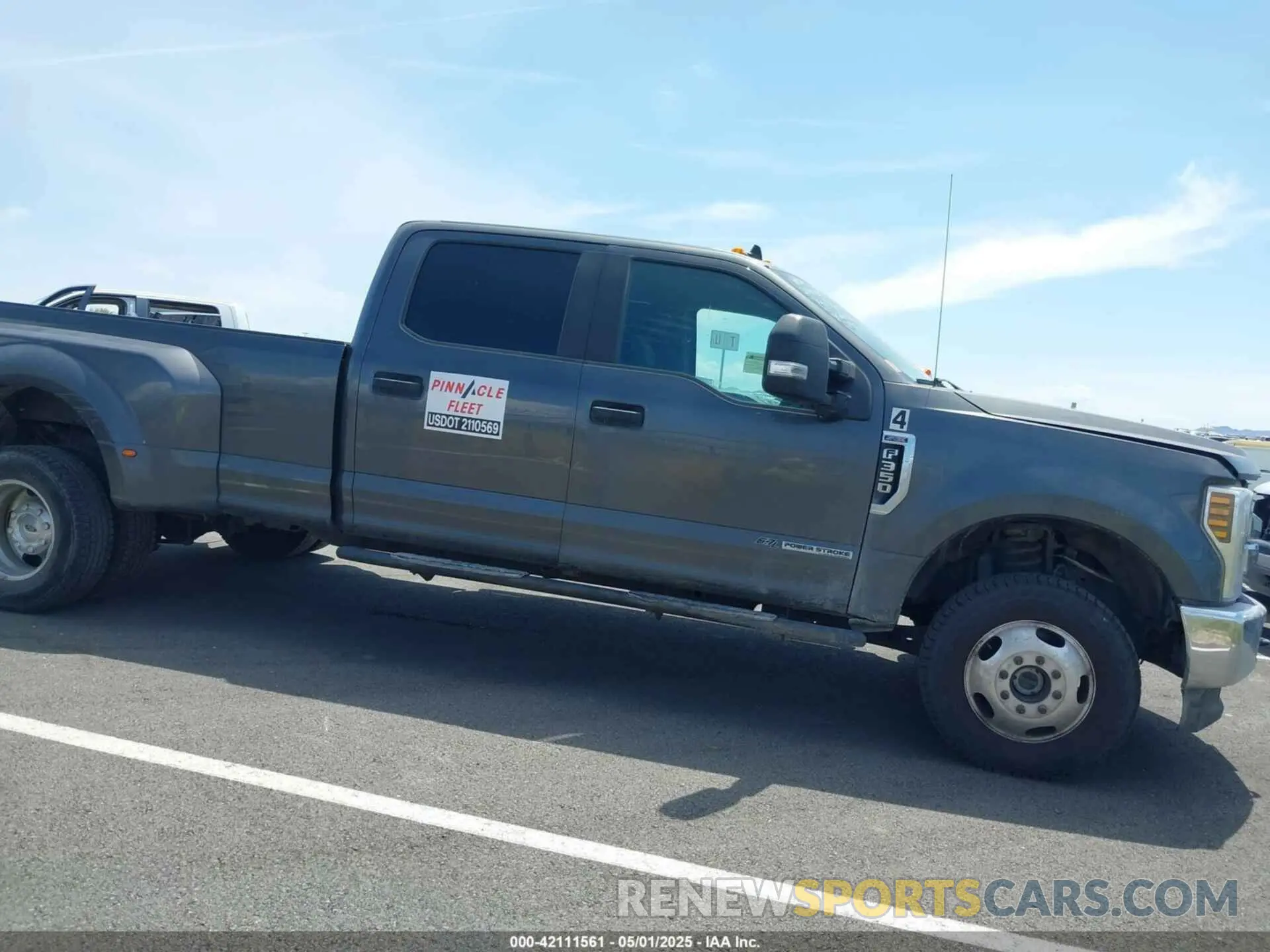 13 fotografías del automóvil dañado 1FT8W3DT3KEC04661 FORD F-350 2019