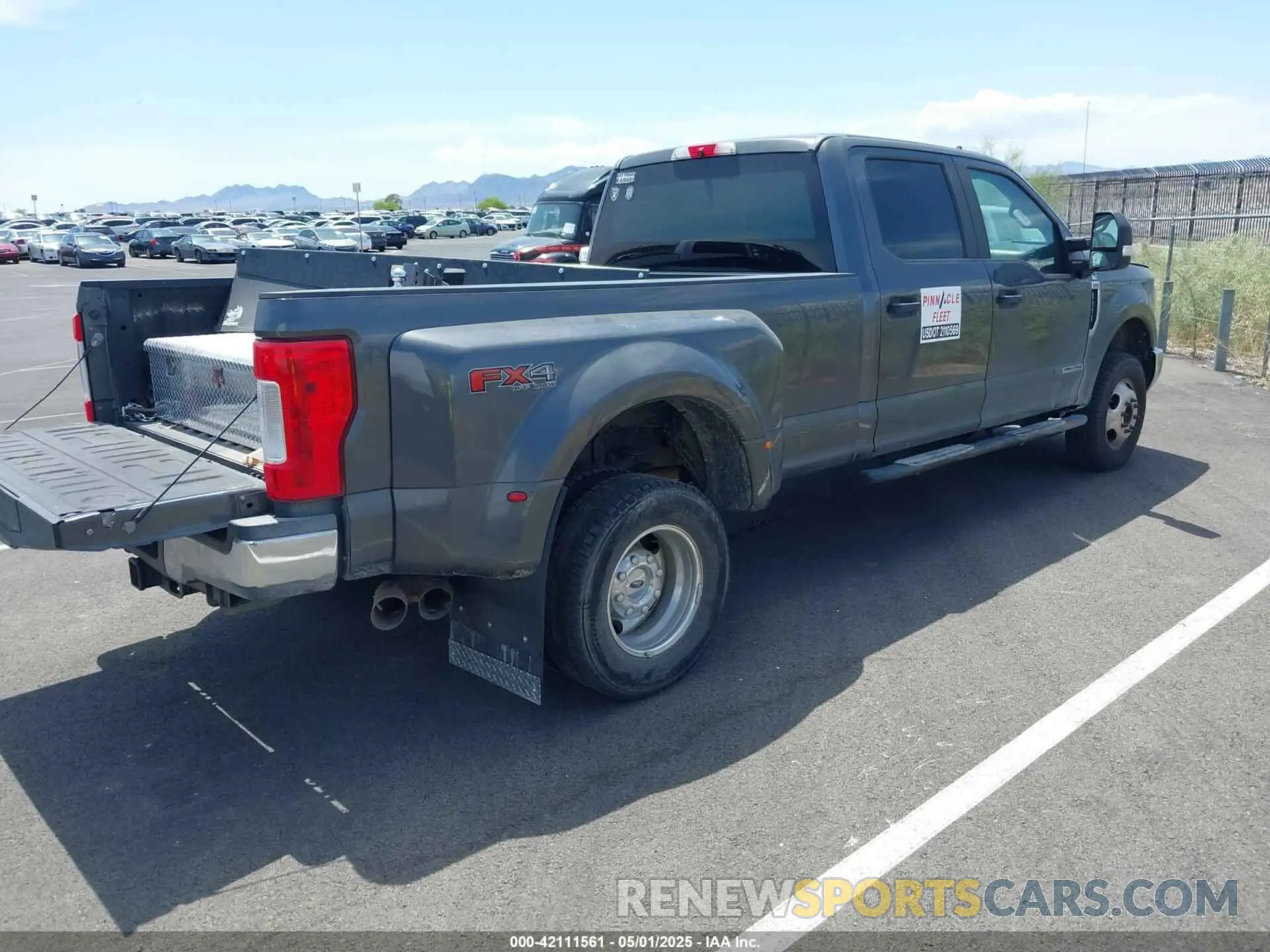 4 fotografías del automóvil dañado 1FT8W3DT3KEC04661 FORD F-350 2019