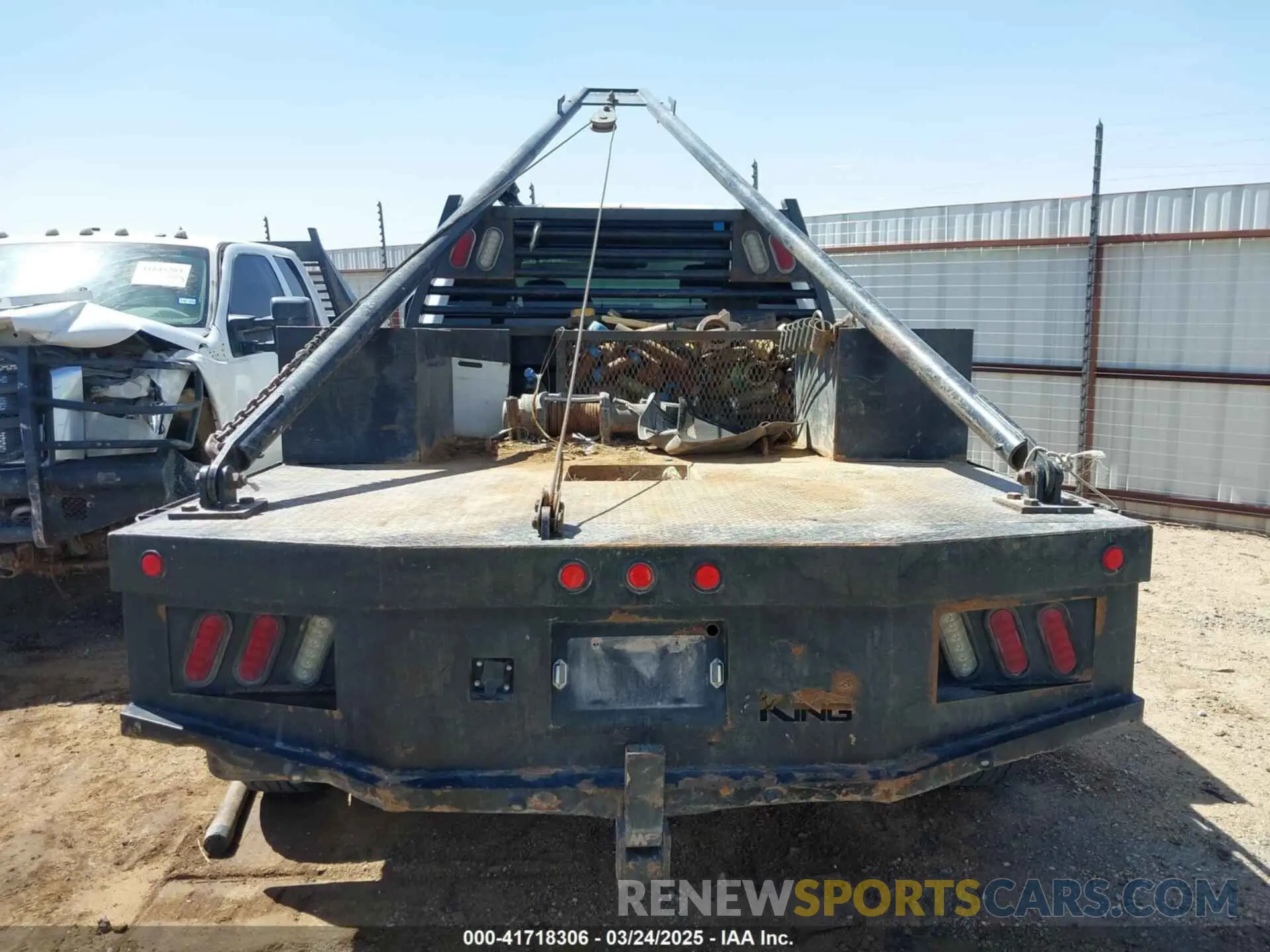 16 fotografías del automóvil dañado 1FT8W3DT3KEG03246 FORD F-350 2019