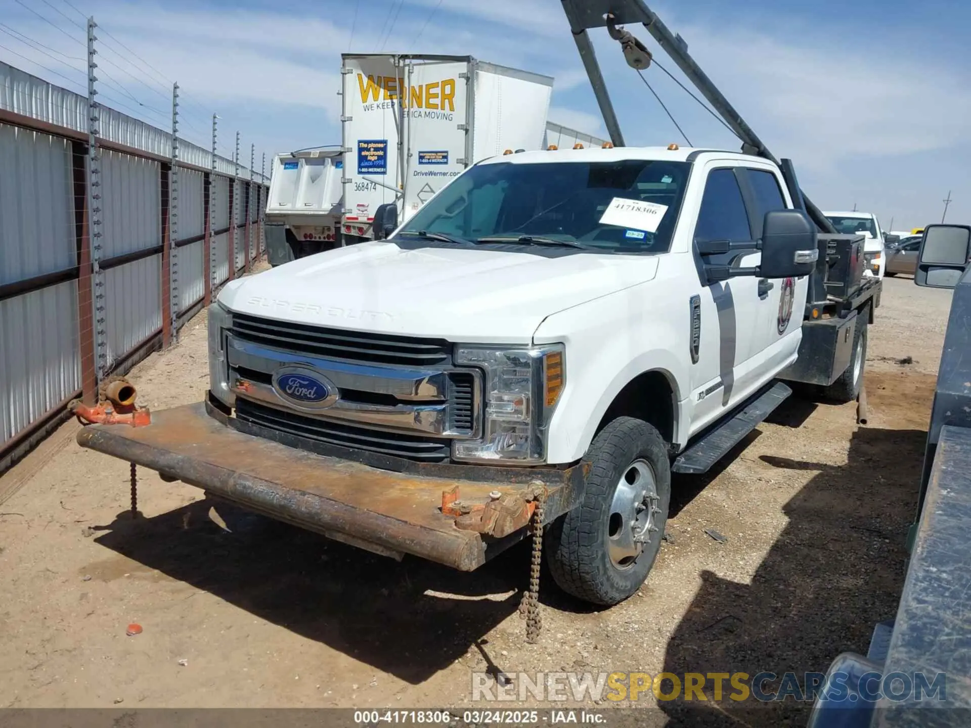 2 fotografías del automóvil dañado 1FT8W3DT3KEG03246 FORD F-350 2019
