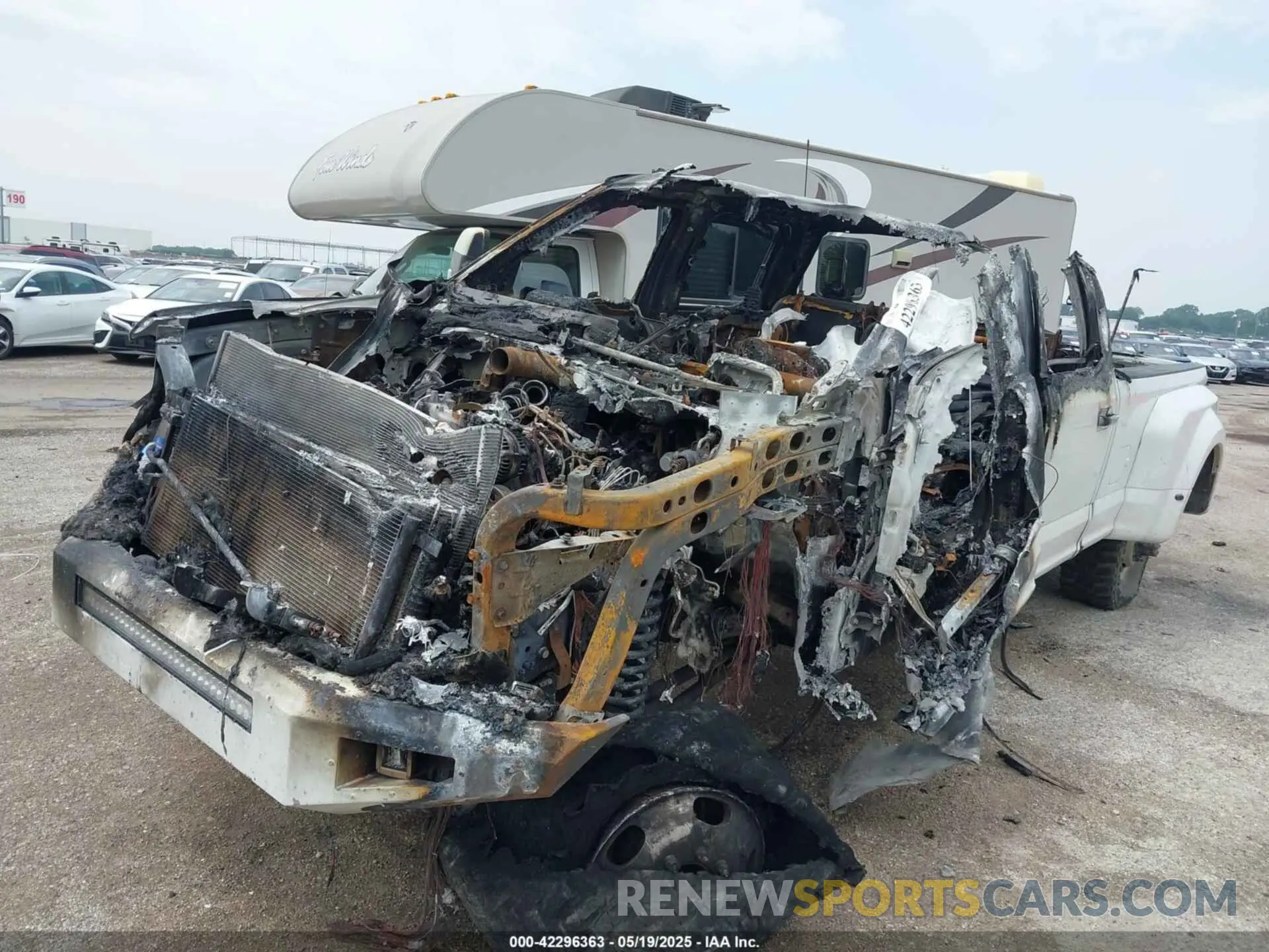 11 fotografías del automóvil dañado 1FT8W3DT5KED64377 FORD F-350 2019
