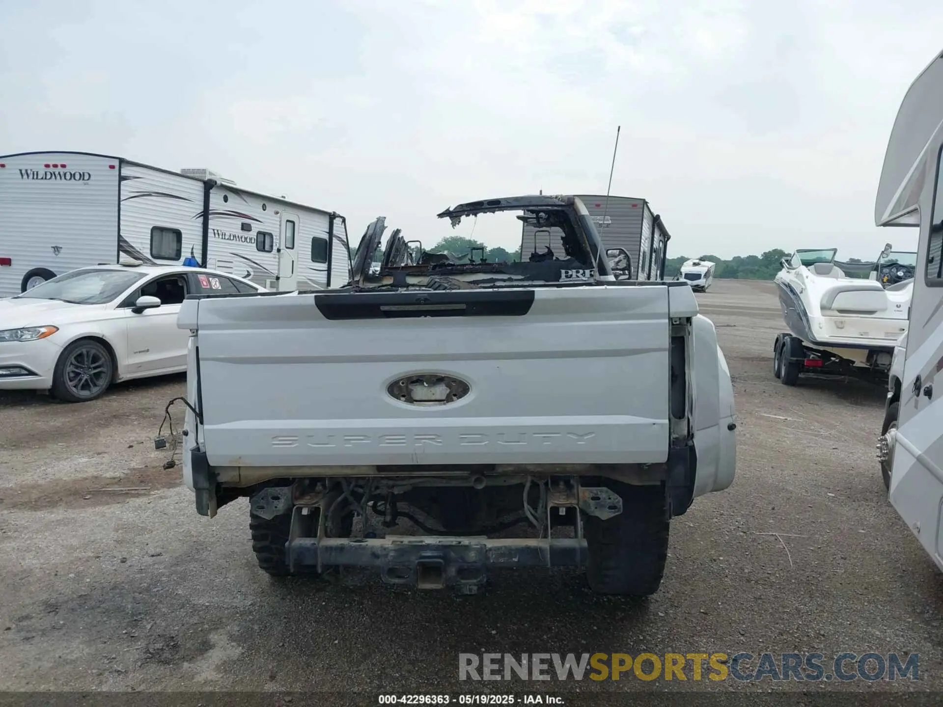 8 fotografías del automóvil dañado 1FT8W3DT5KED64377 FORD F-350 2019